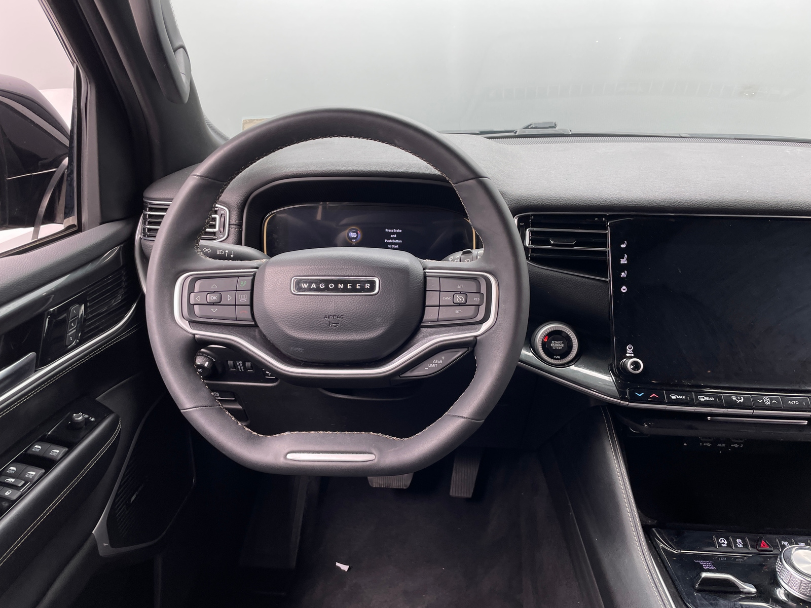 Thumbnail: 2022 Jeep Wagoneer - 4