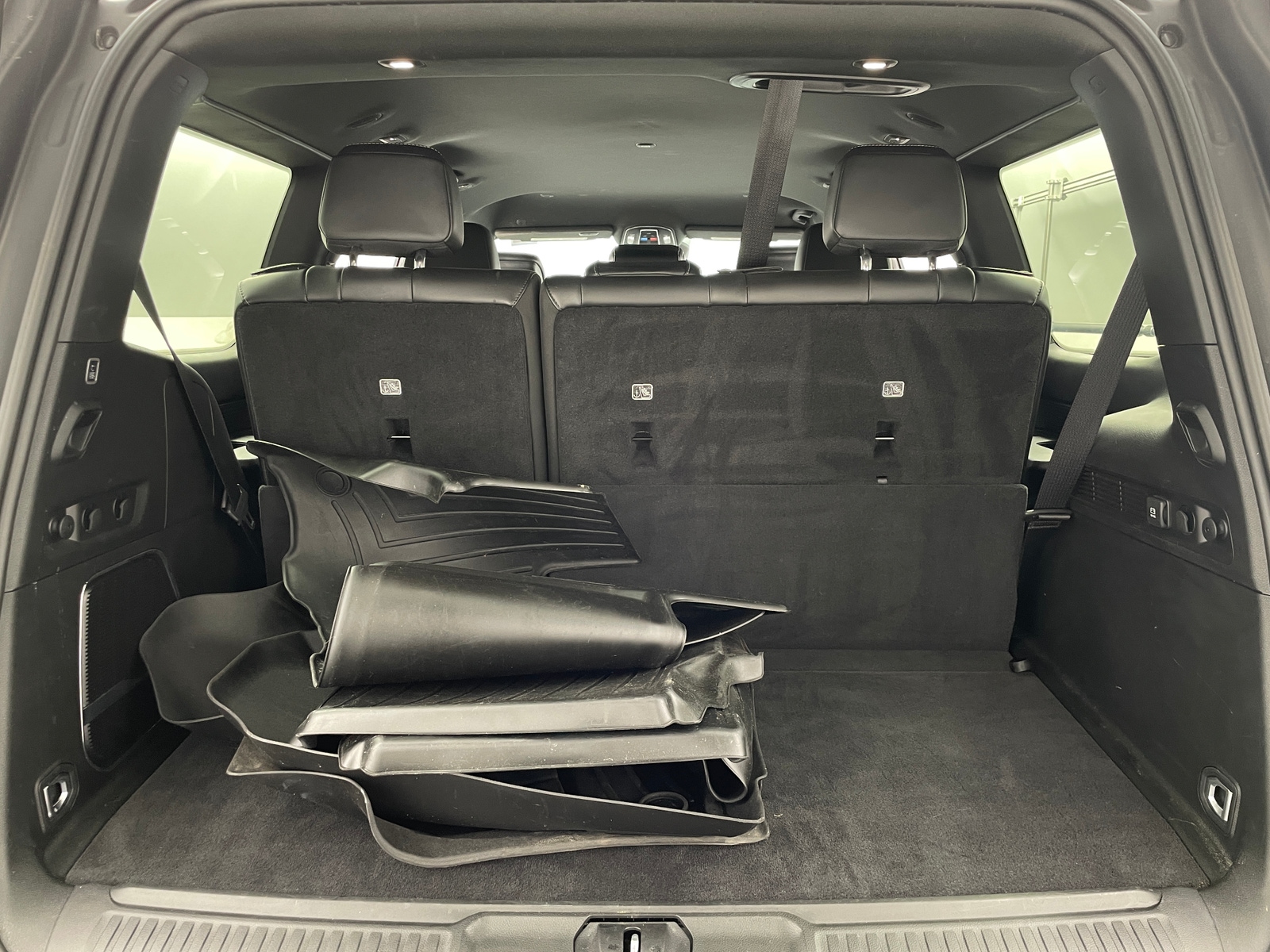 Thumbnail: 2022 Jeep Wagoneer - 6