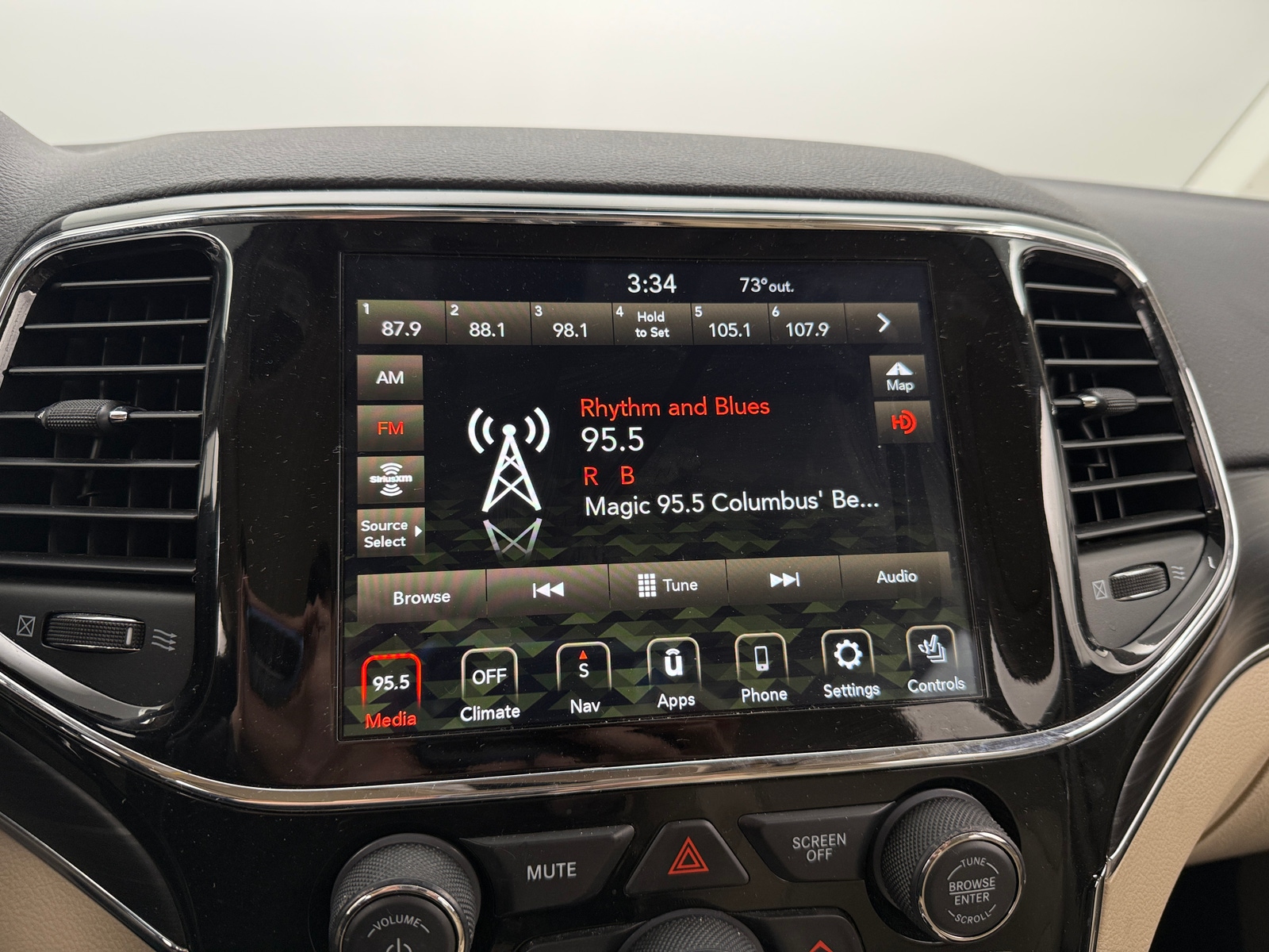 Thumbnail: 2021 Jeep Grand Cherokee - 3