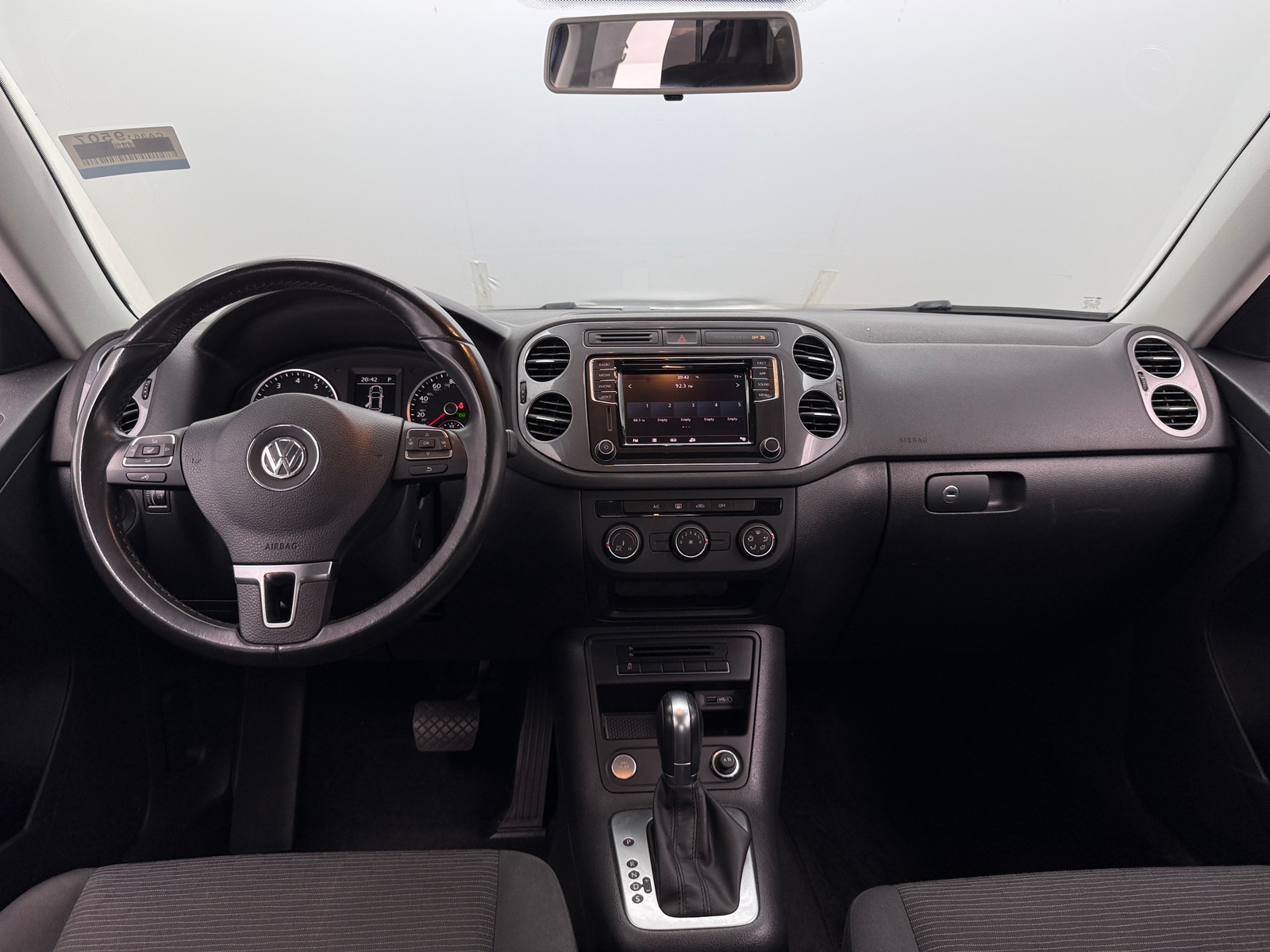 Thumbnail: 2017 Volkswagen Tiguan - 3