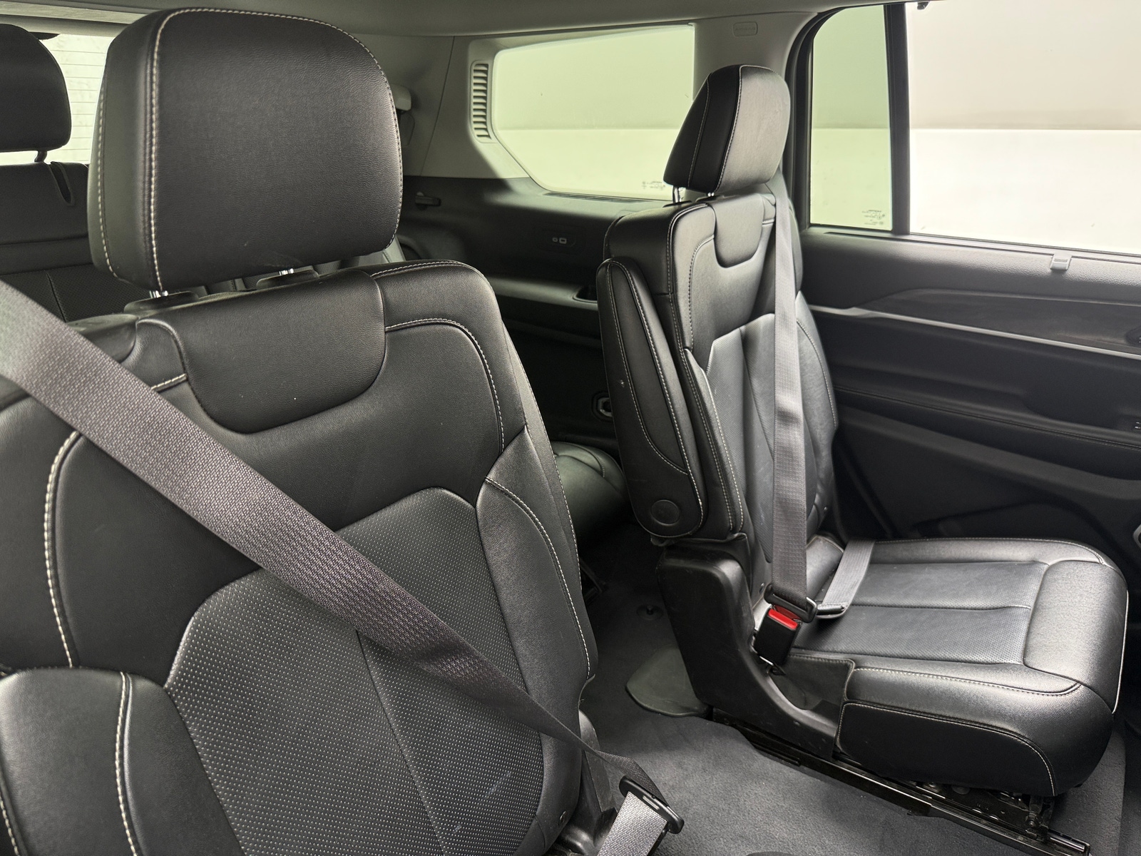 Thumbnail: 2023 Jeep Grand Cherokee L - 5