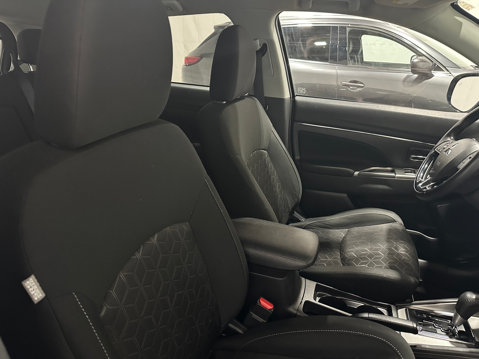 Thumbnail: 2020 Mitsubishi Outlander Sport - 2