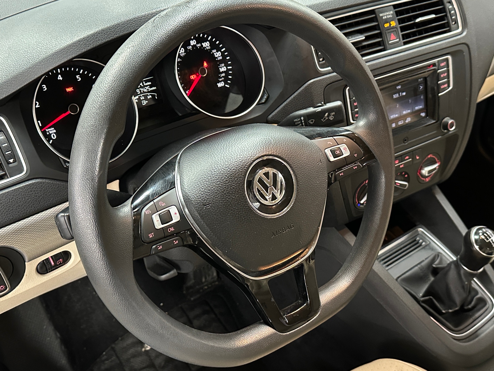 Thumbnail: 2018 Volkswagen Jetta - 4