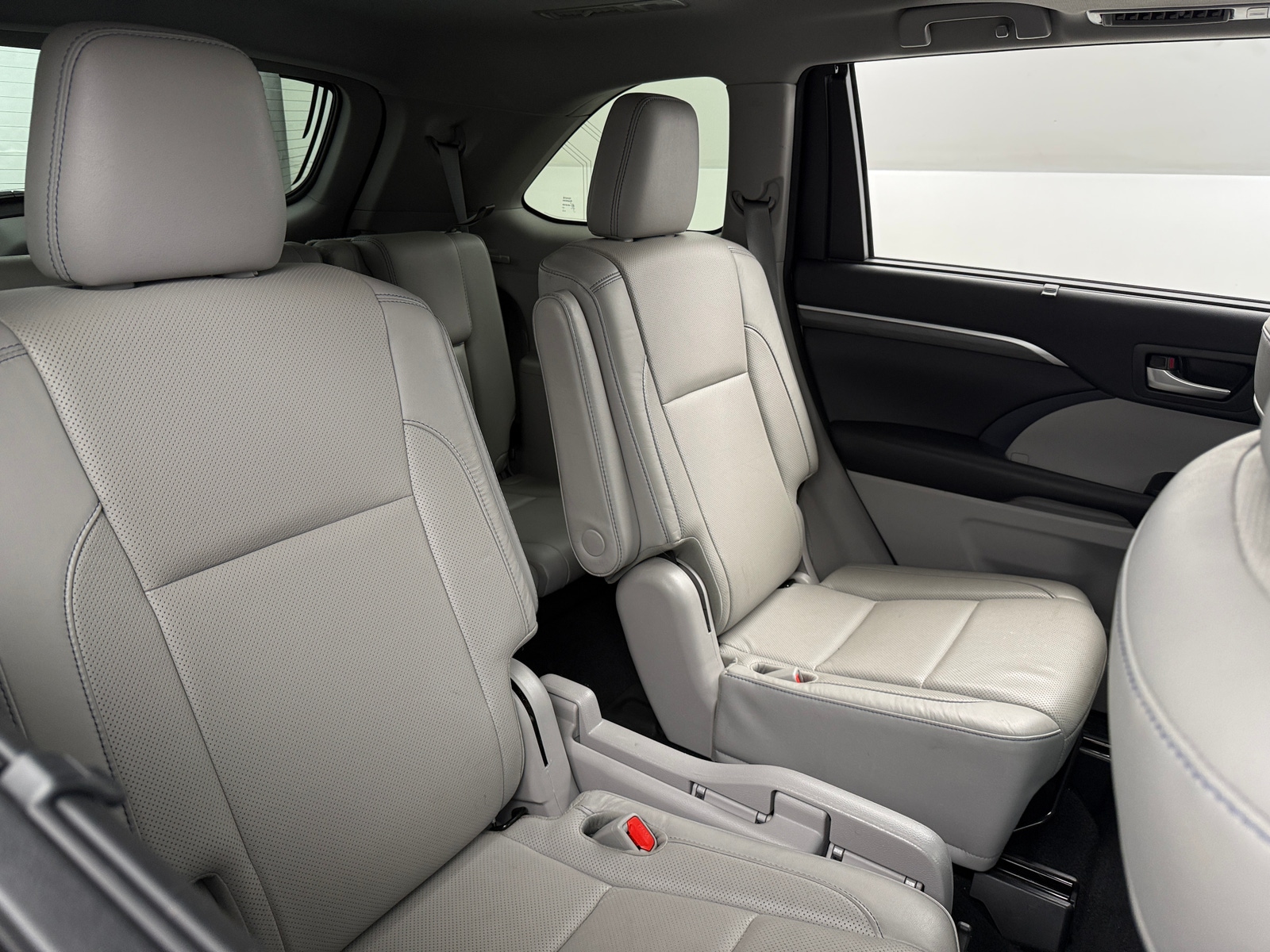 Thumbnail: 2018 Toyota Highlander - 5