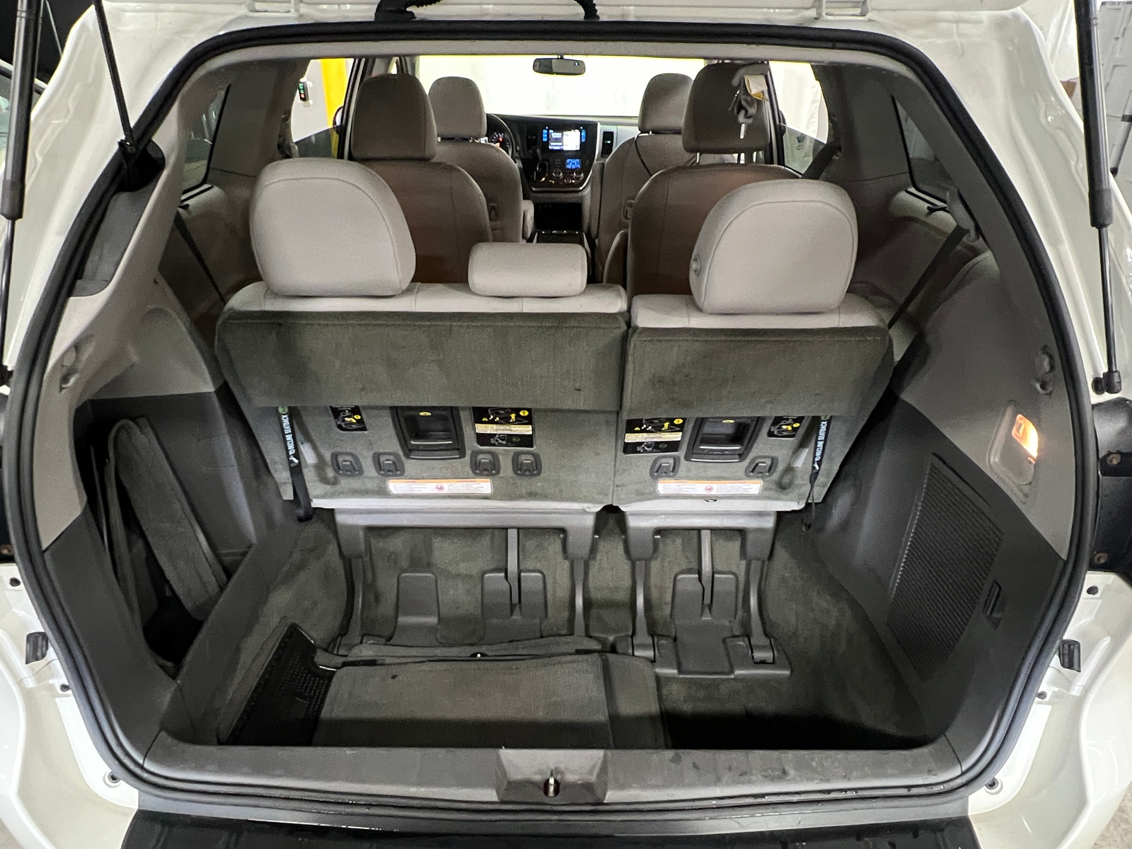 Thumbnail: 2015 Toyota Sienna - 6