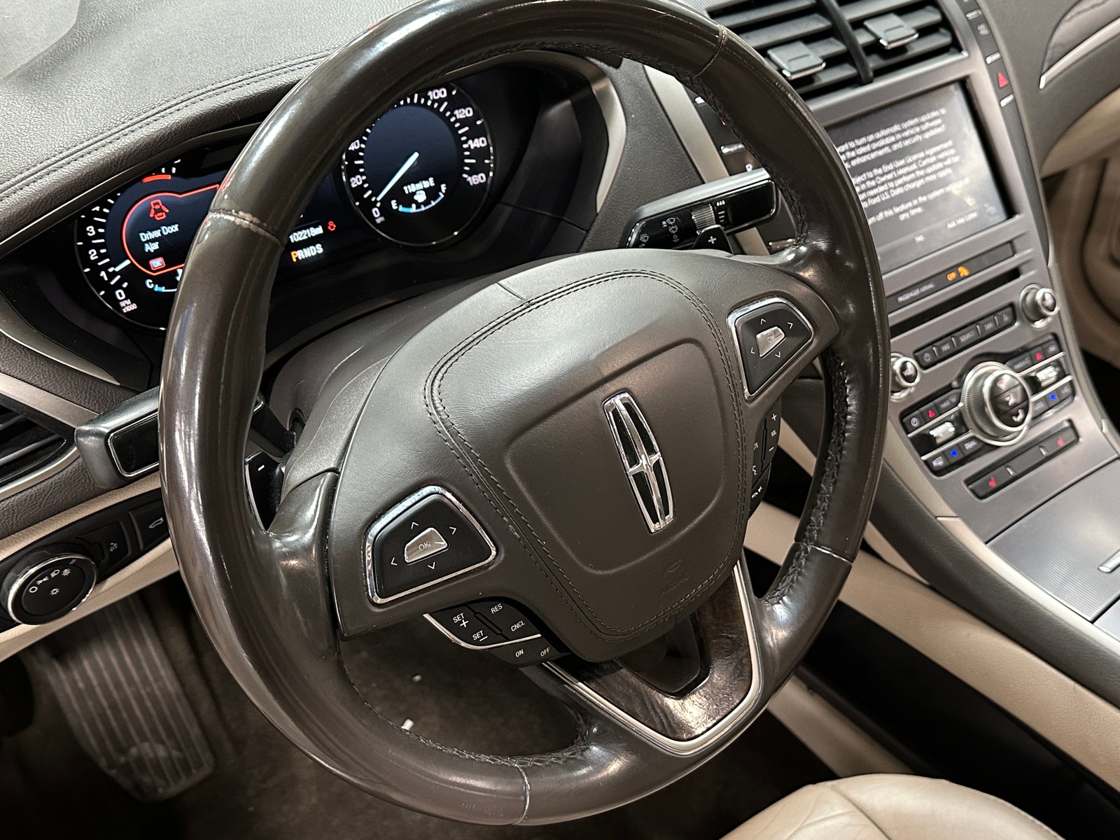 Thumbnail: 2017 Lincoln MKZ - 4