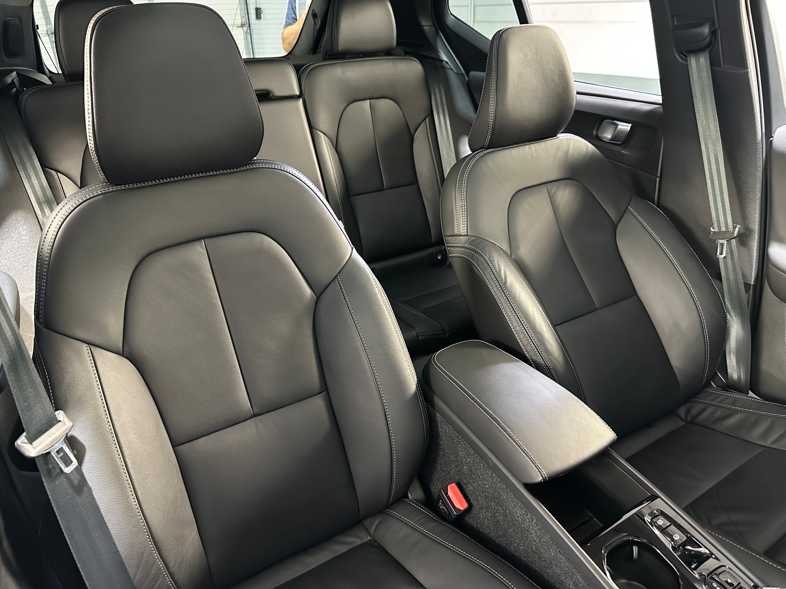 Thumbnail: 2023 Volvo XC40 - 2