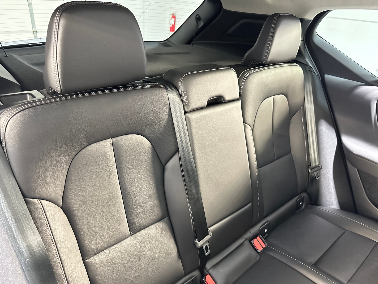 Thumbnail: 2023 Volvo XC40 - 6