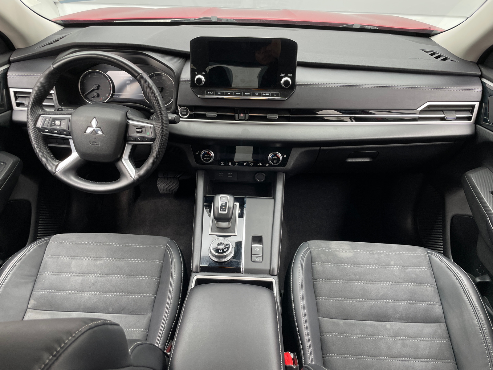 Thumbnail: 2023 Mitsubishi Outlander - 2