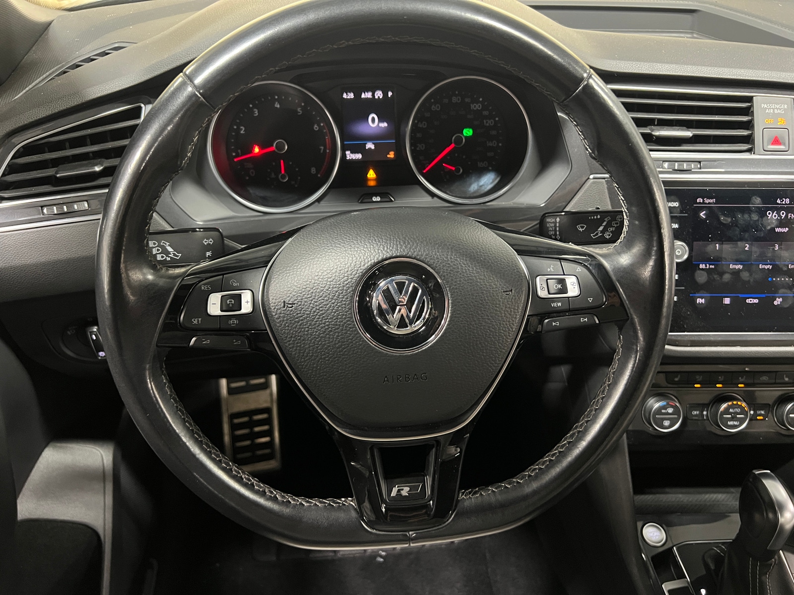 Thumbnail: 2021 Volkswagen Tiguan - 4