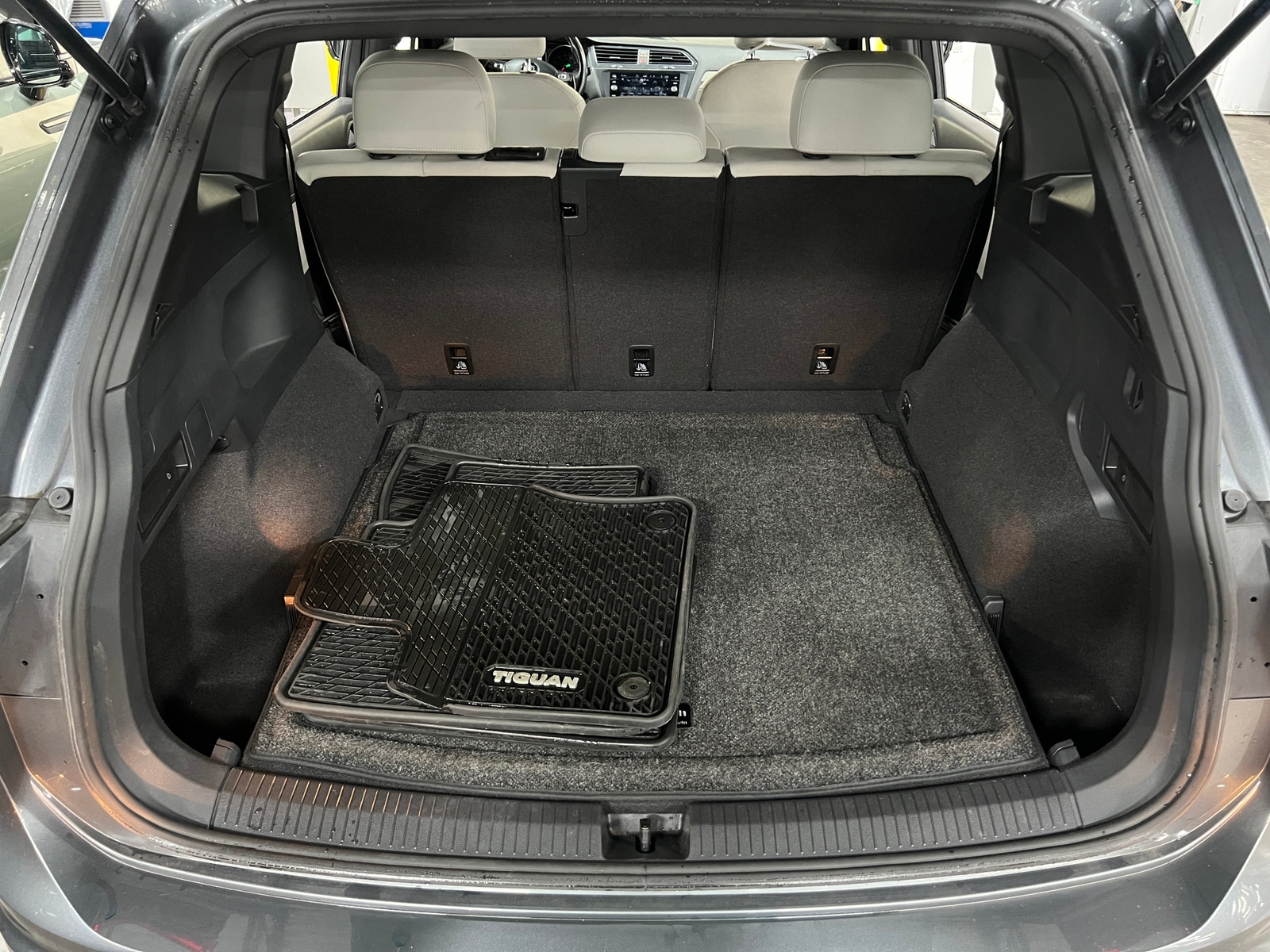 Thumbnail: 2021 Volkswagen Tiguan - 6