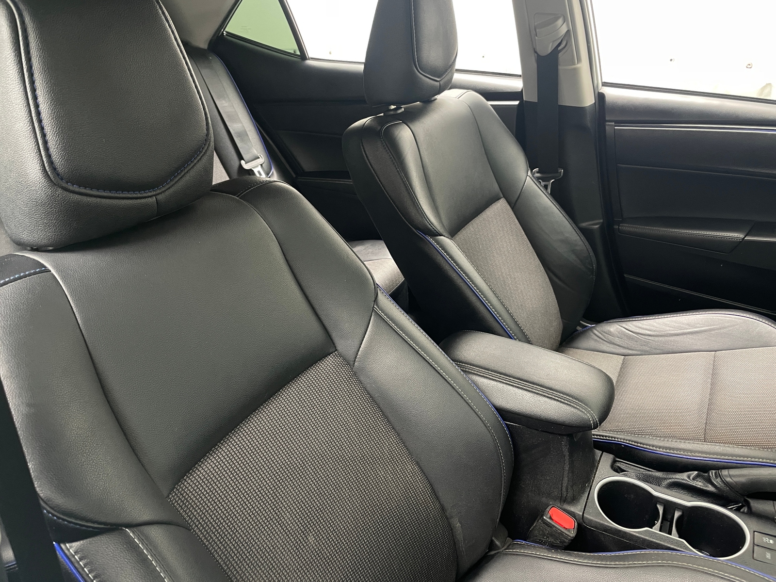 Thumbnail: 2017 Toyota Corolla - 2