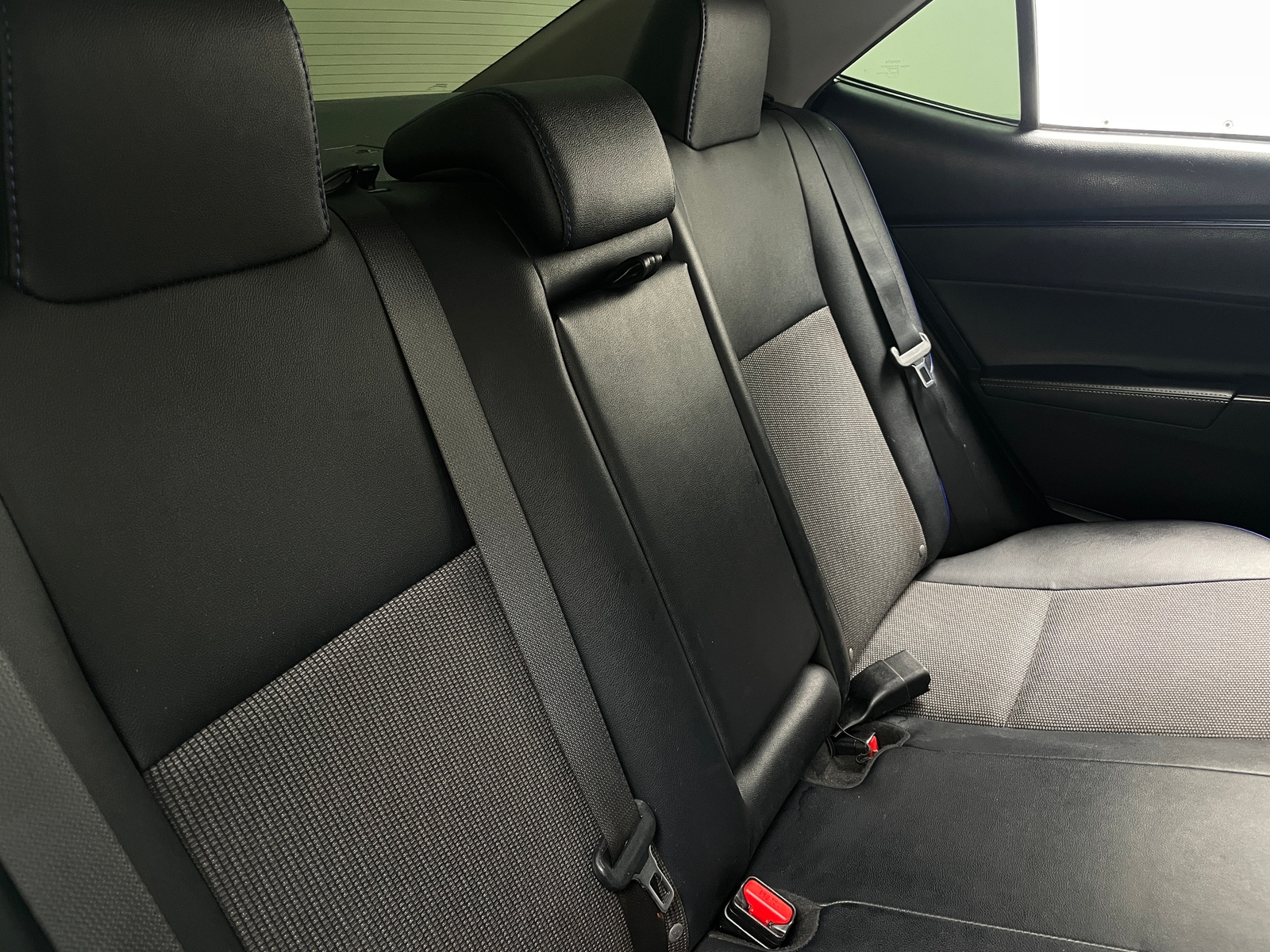 Thumbnail: 2017 Toyota Corolla - 6