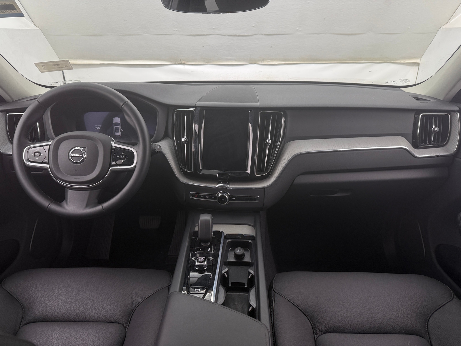 Thumbnail: 2025 Volvo XC60 - 2