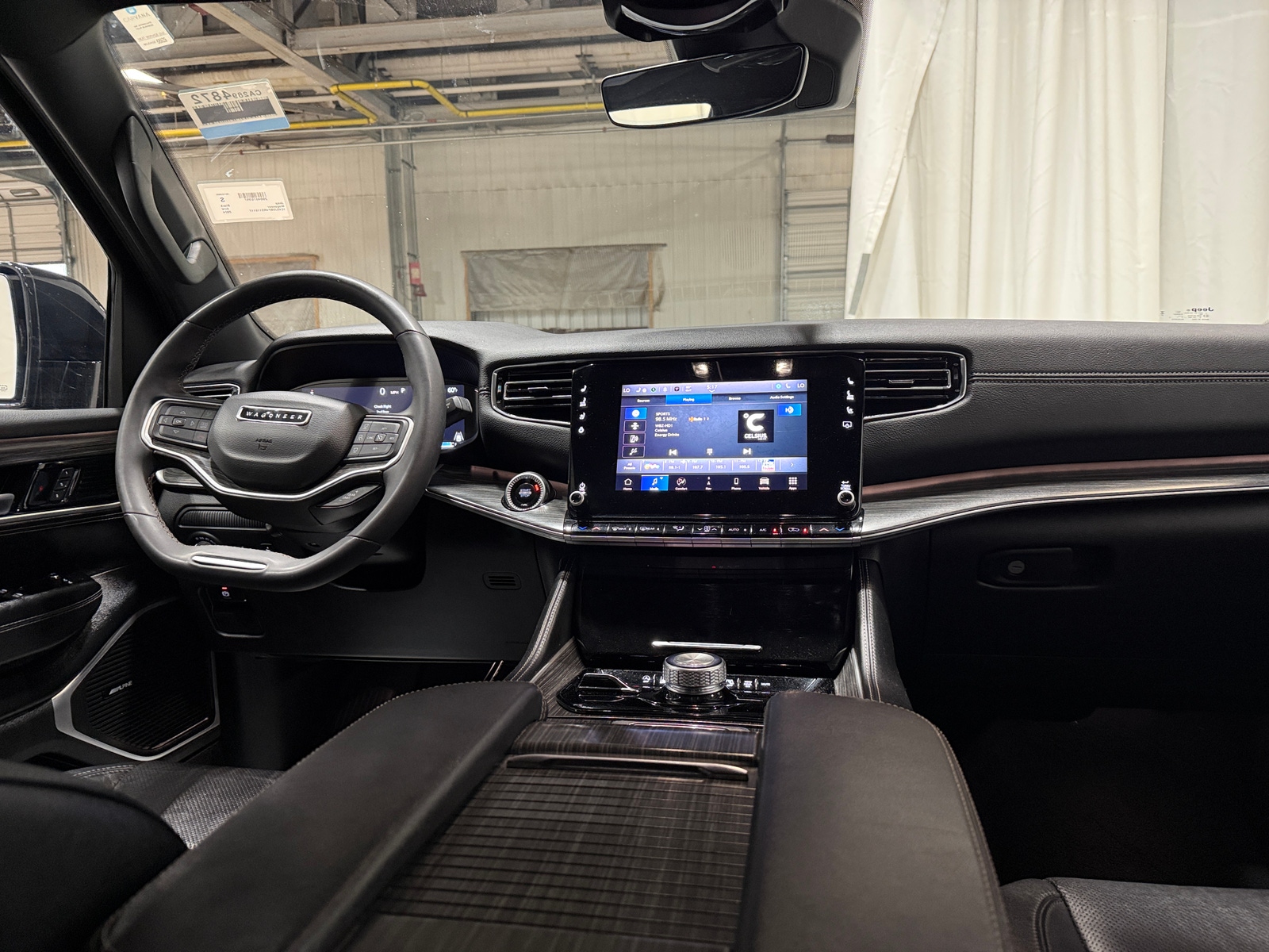 Thumbnail: 2024 Jeep Wagoneer - 3