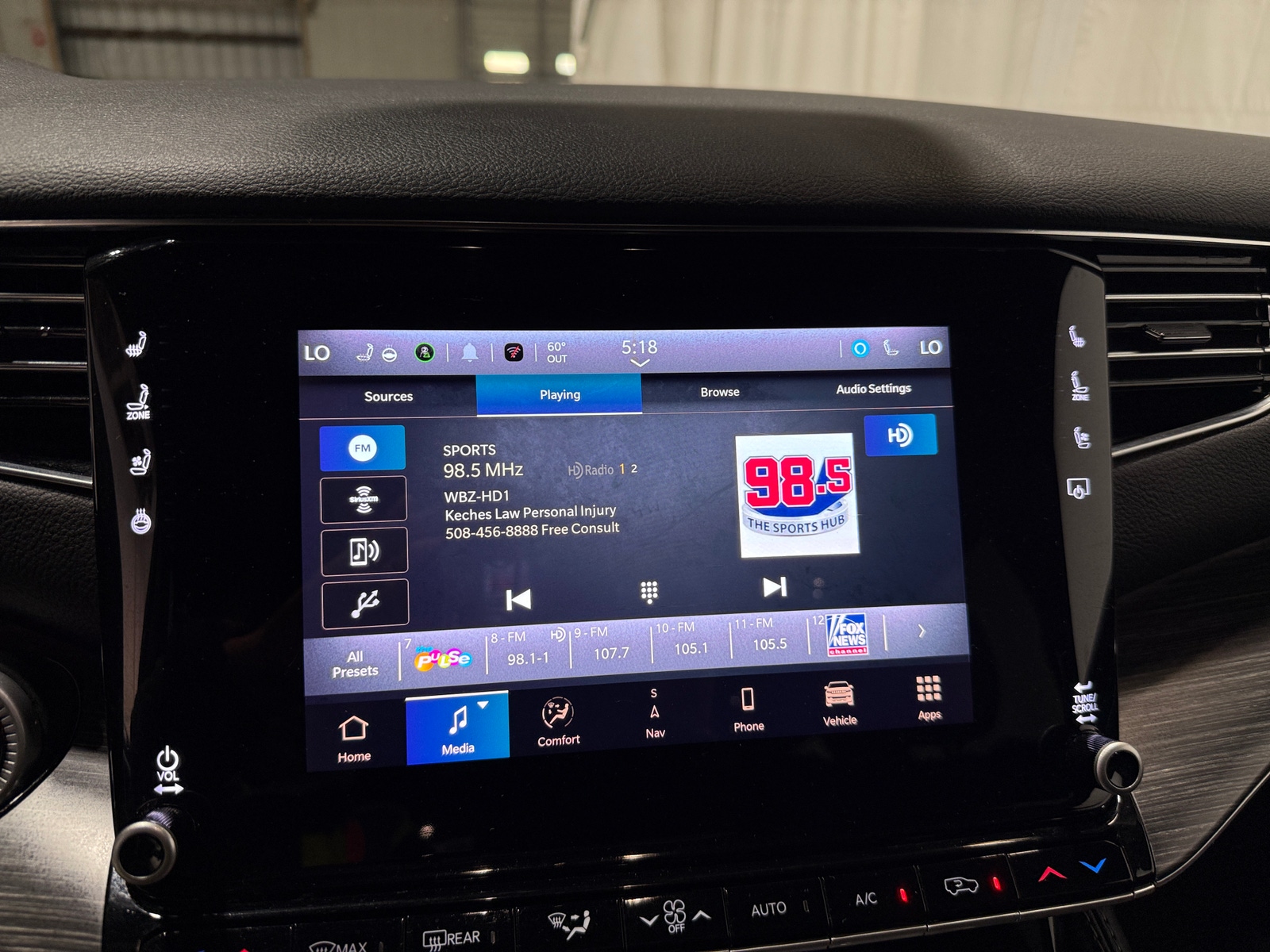 Thumbnail: 2024 Jeep Wagoneer - 4