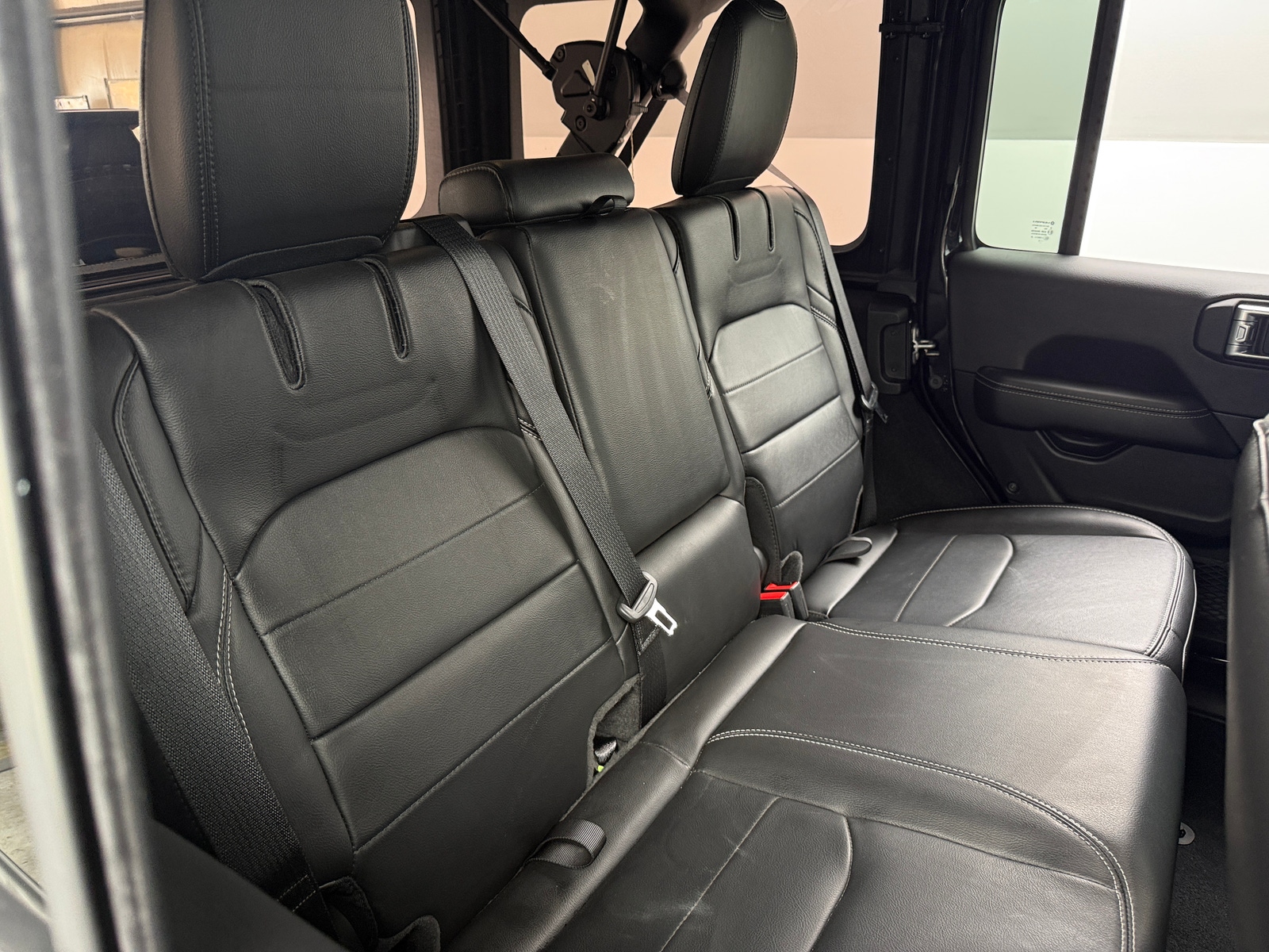 Thumbnail: 2022 Jeep Wrangler - 6