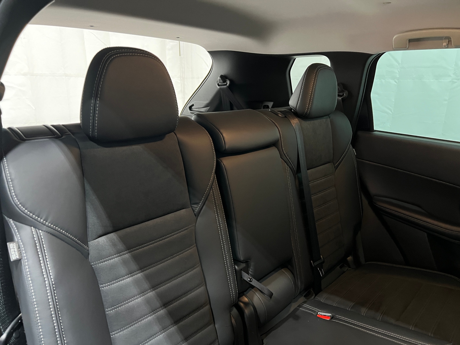 Thumbnail: 2023 Mitsubishi Outlander - 5