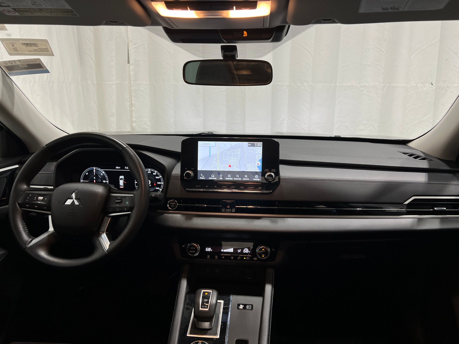 Thumbnail: 2023 Mitsubishi Outlander - 2