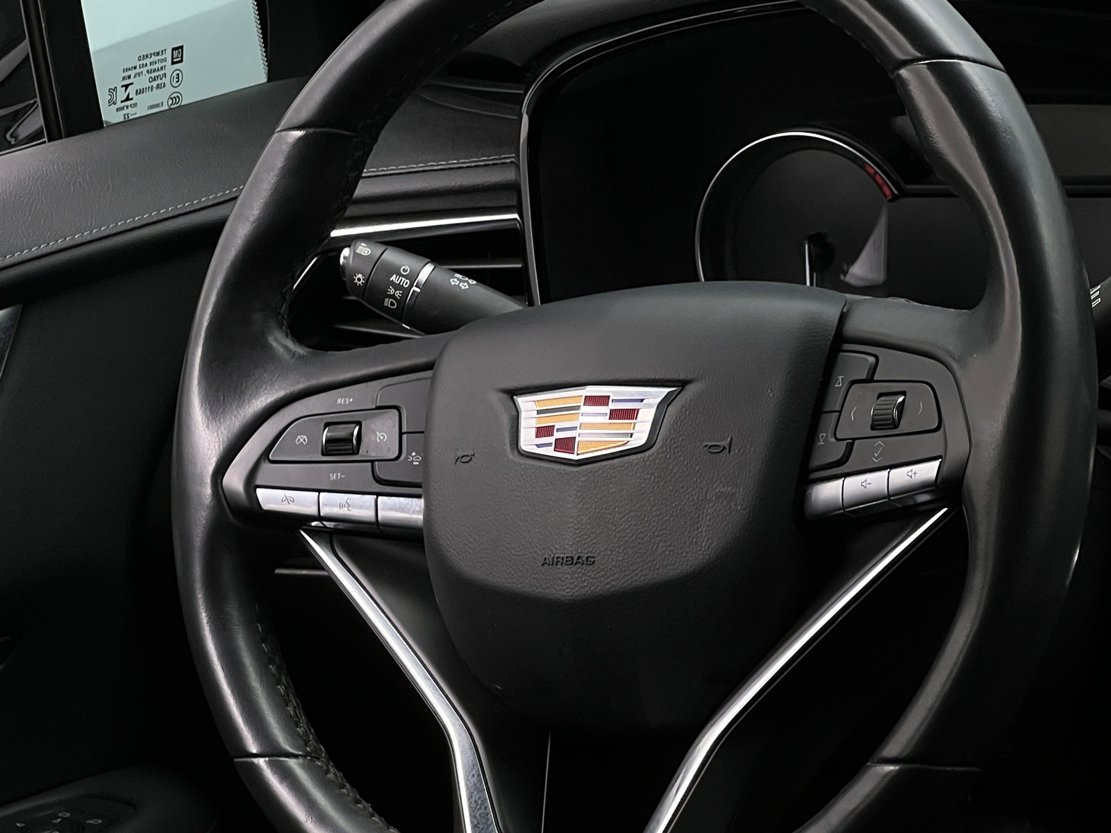 Thumbnail: 2023 Cadillac XT6 - 4