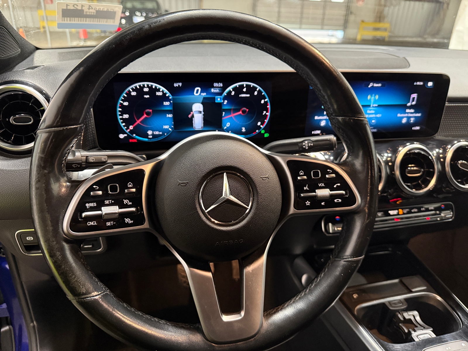 Thumbnail: 2020 Mercedes-Benz GLB - 4