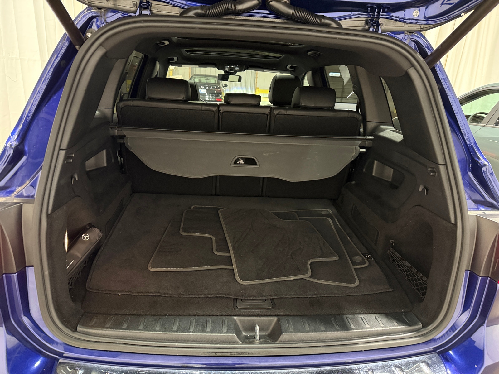 Thumbnail: 2020 Mercedes-Benz GLB - 6