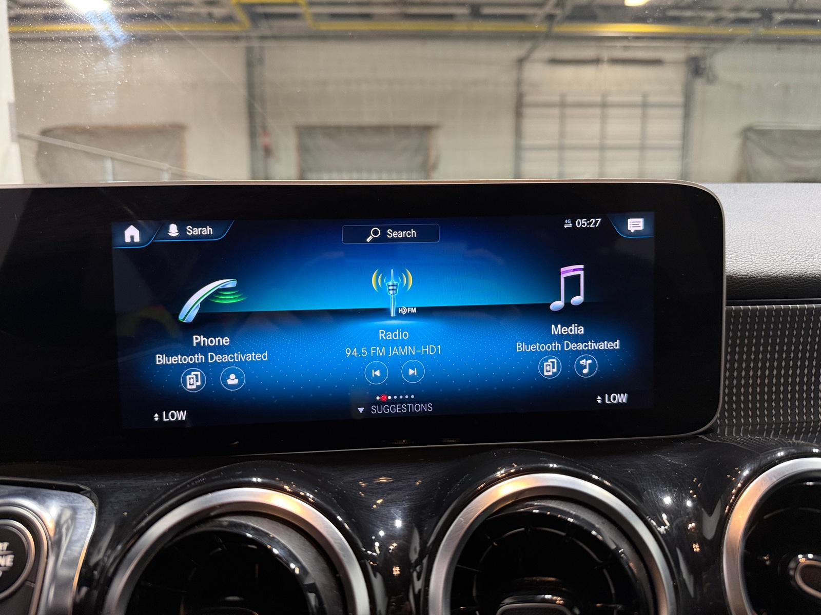 Thumbnail: 2020 Mercedes-Benz GLB - 3