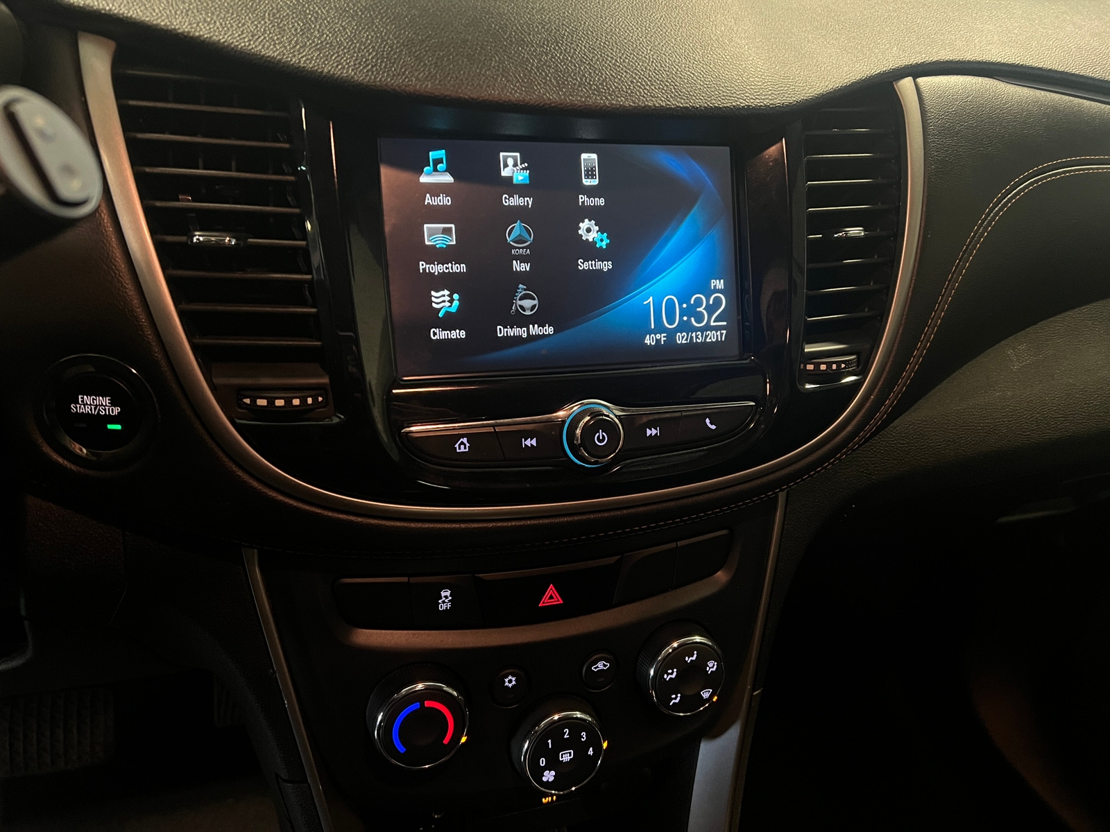 Thumbnail: 2017 Chevrolet Trax - 4