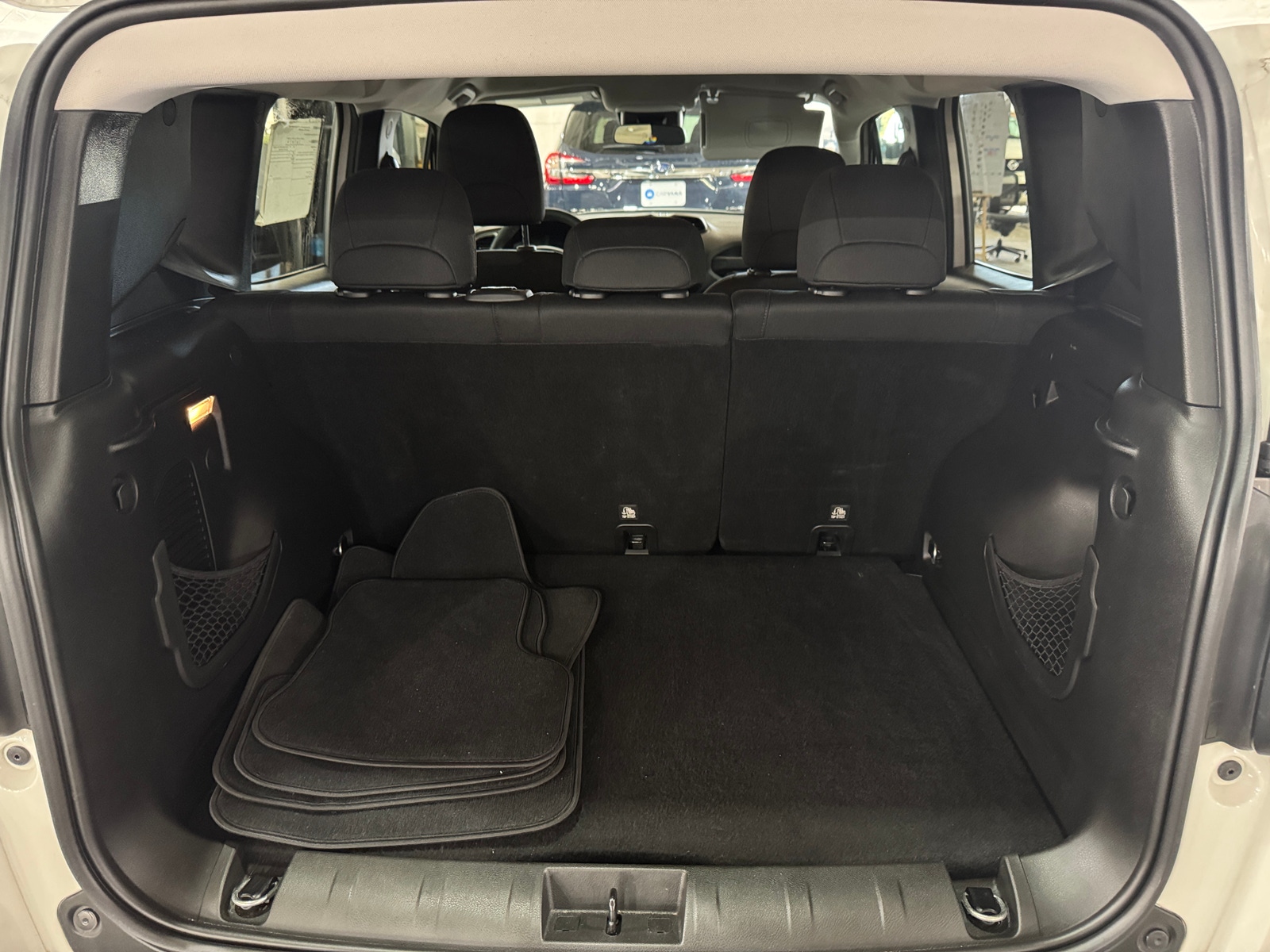 Thumbnail: 2019 Jeep Renegade - 7