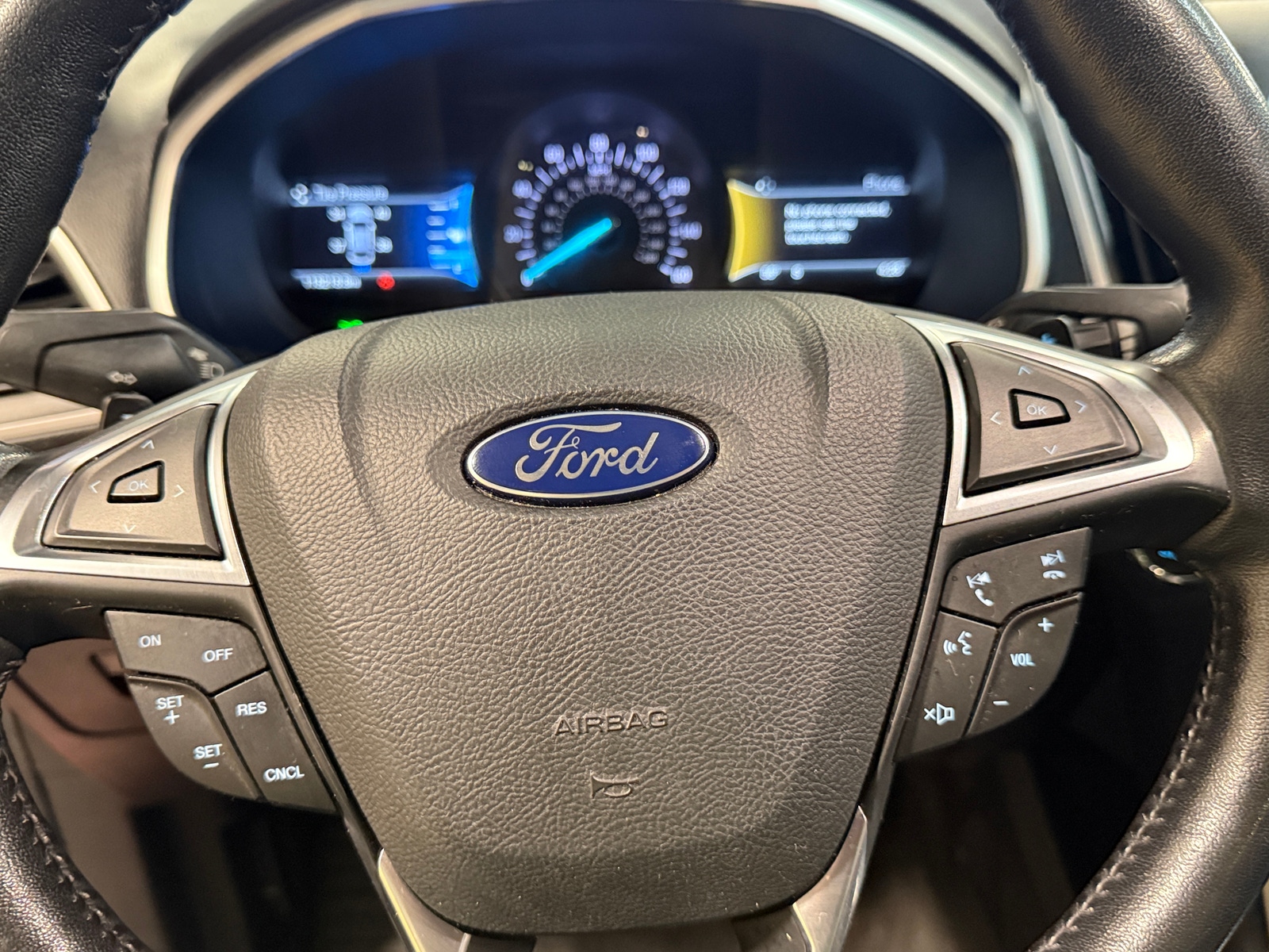 Thumbnail: 2017 Ford Edge - 5