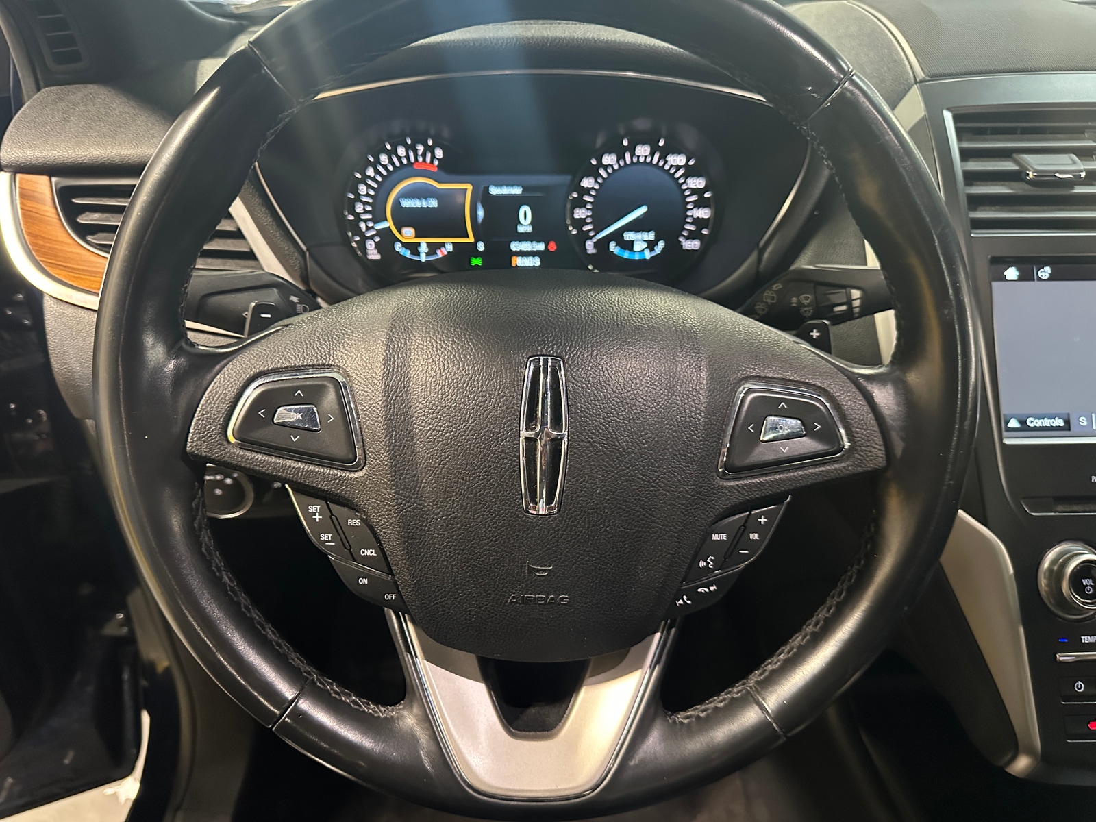 Thumbnail: 2017 Lincoln MKC - 4