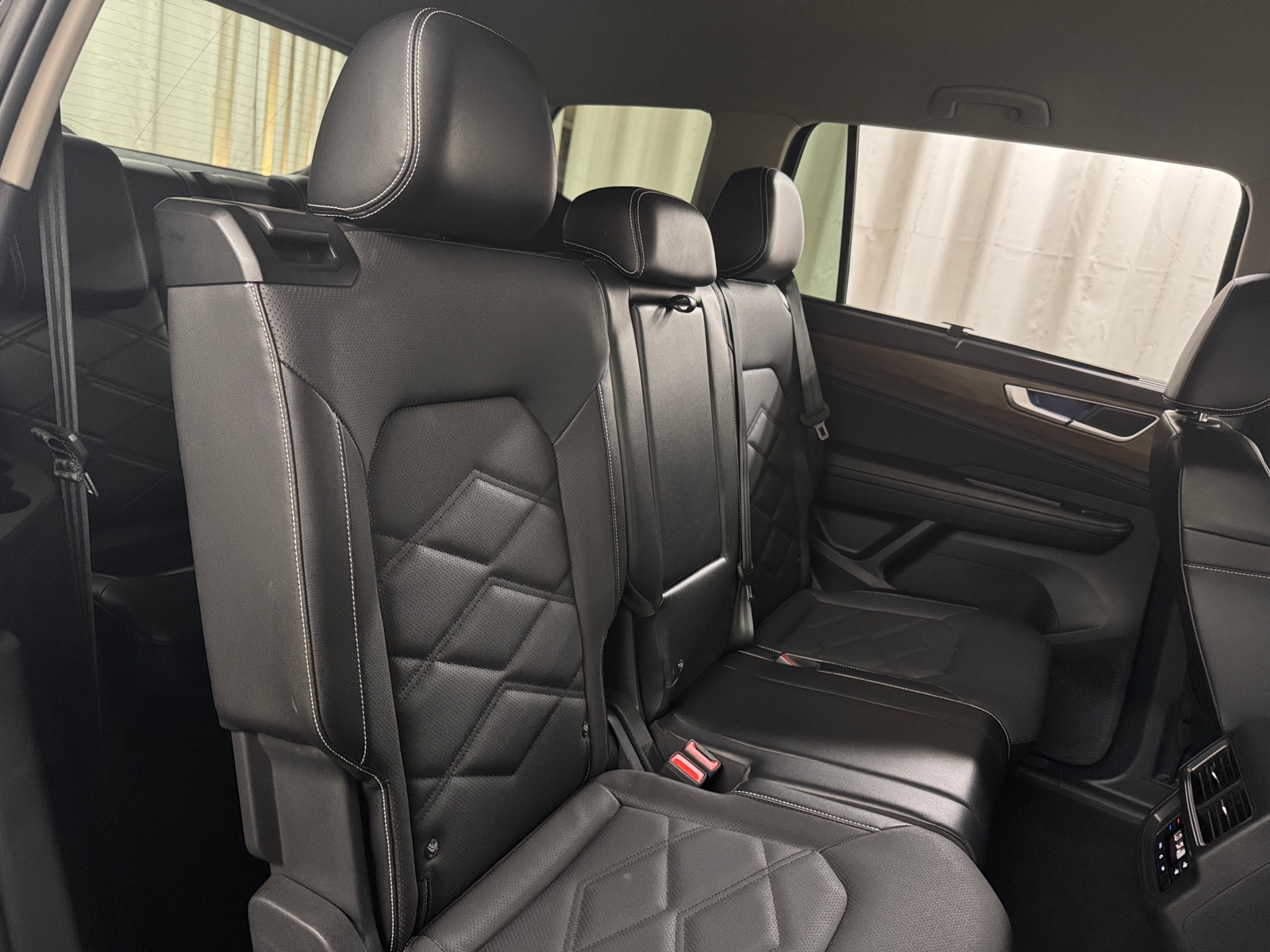 Thumbnail: 2024 Volkswagen Atlas - 5