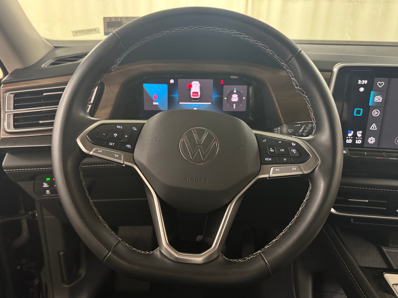 Thumbnail: 2024 Volkswagen Atlas - 4