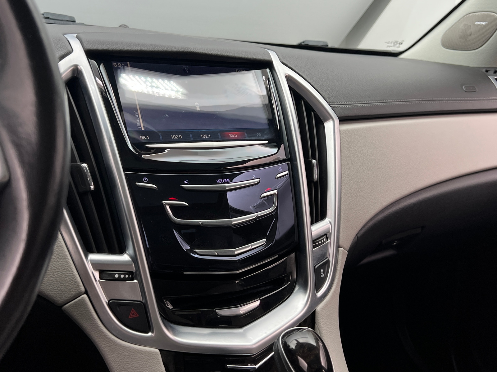 Thumbnail: 2016 Cadillac SRX - 3