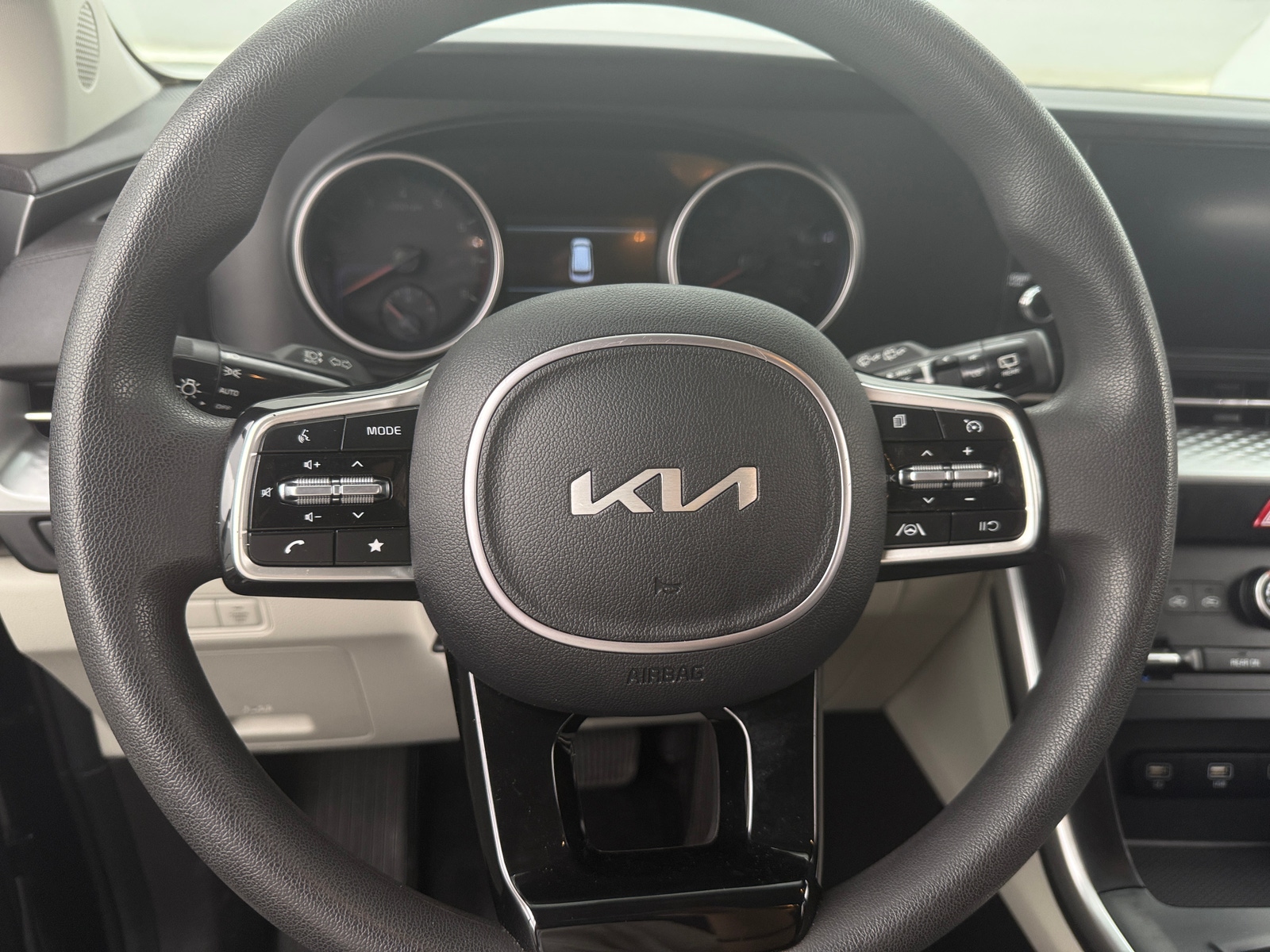 Thumbnail: 2022 Kia Carnival - 5