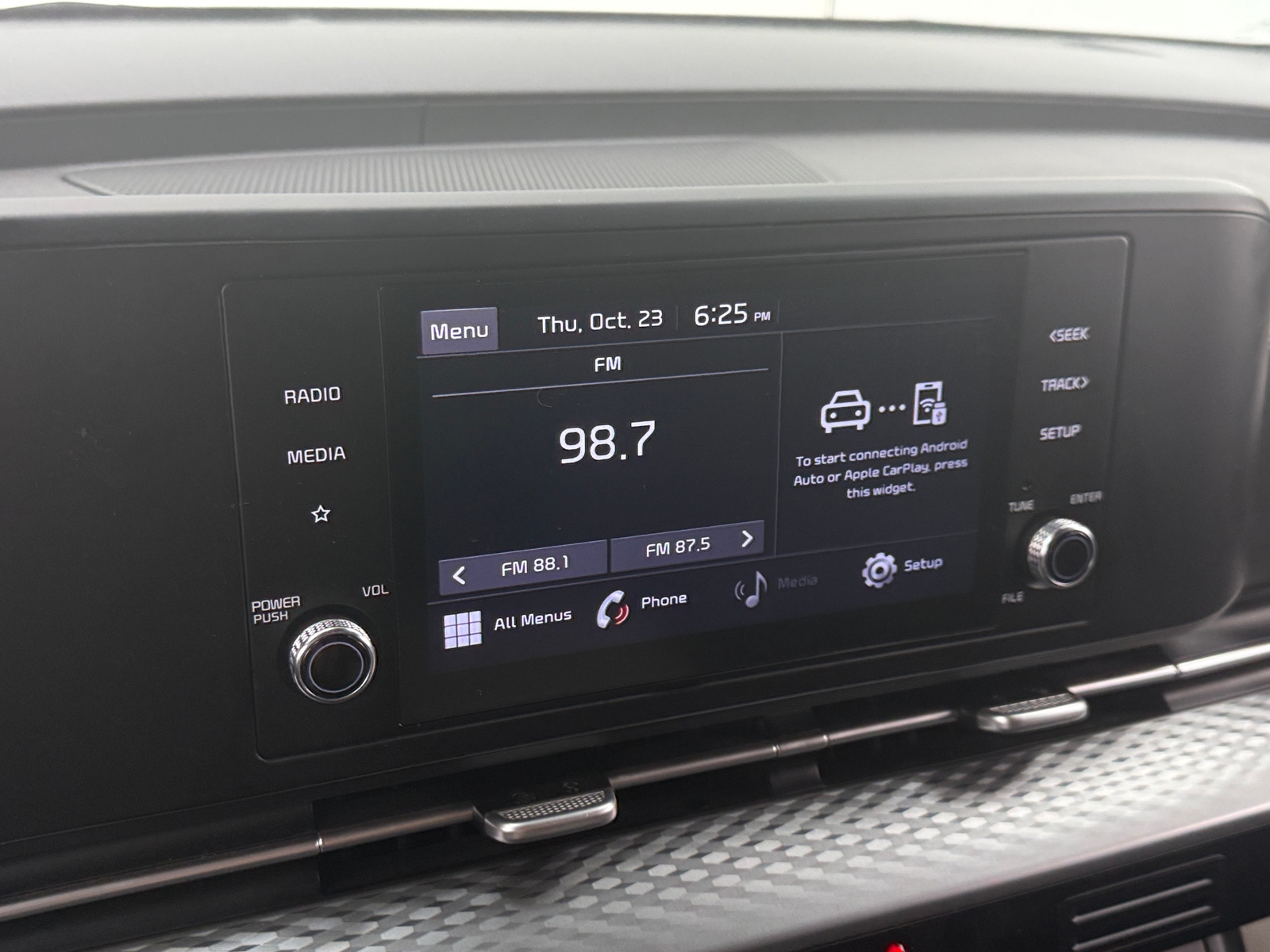 Thumbnail: 2022 Kia Carnival - 4