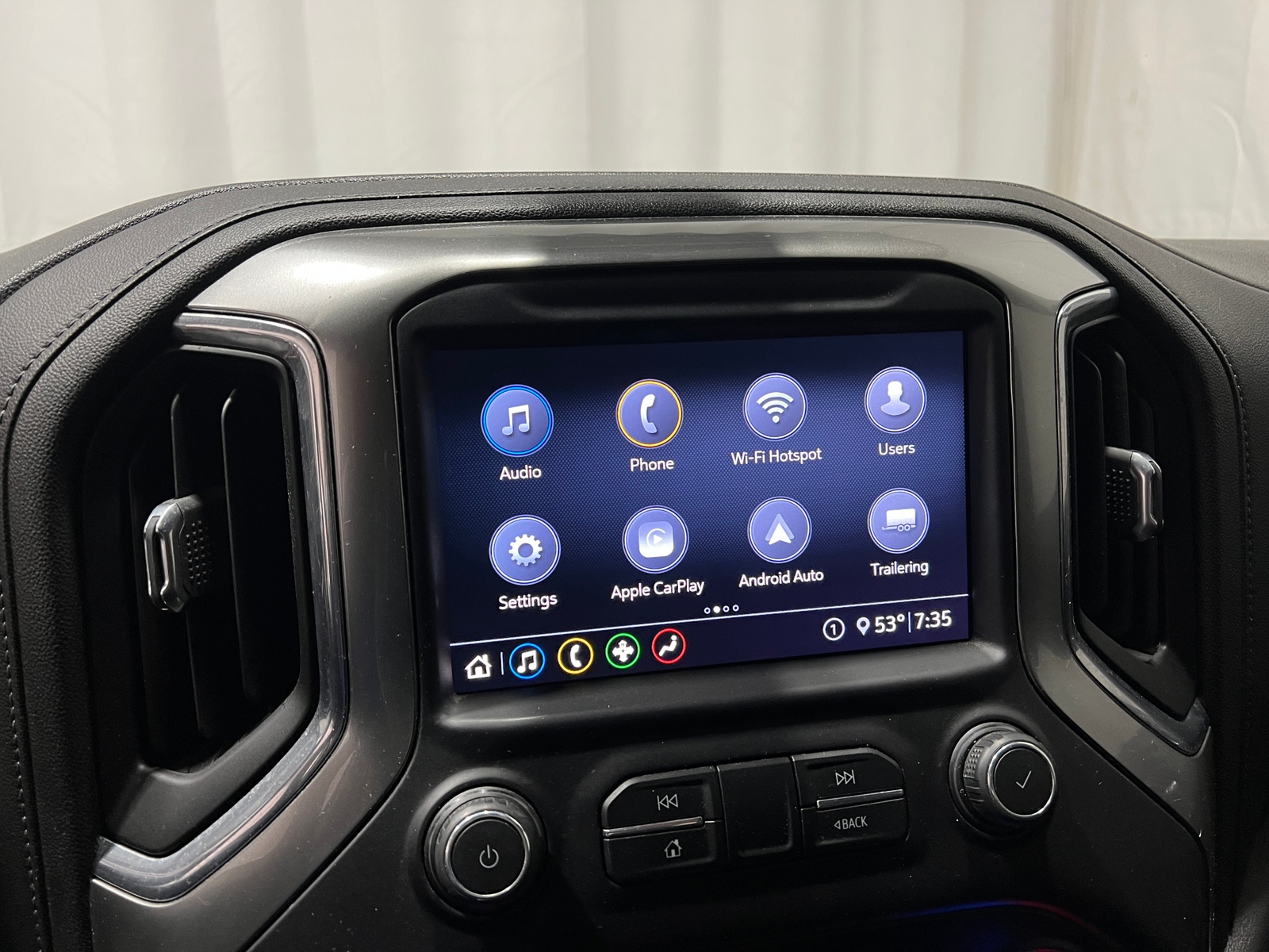 Thumbnail: 2020 Chevrolet Silverado 1500 - 3