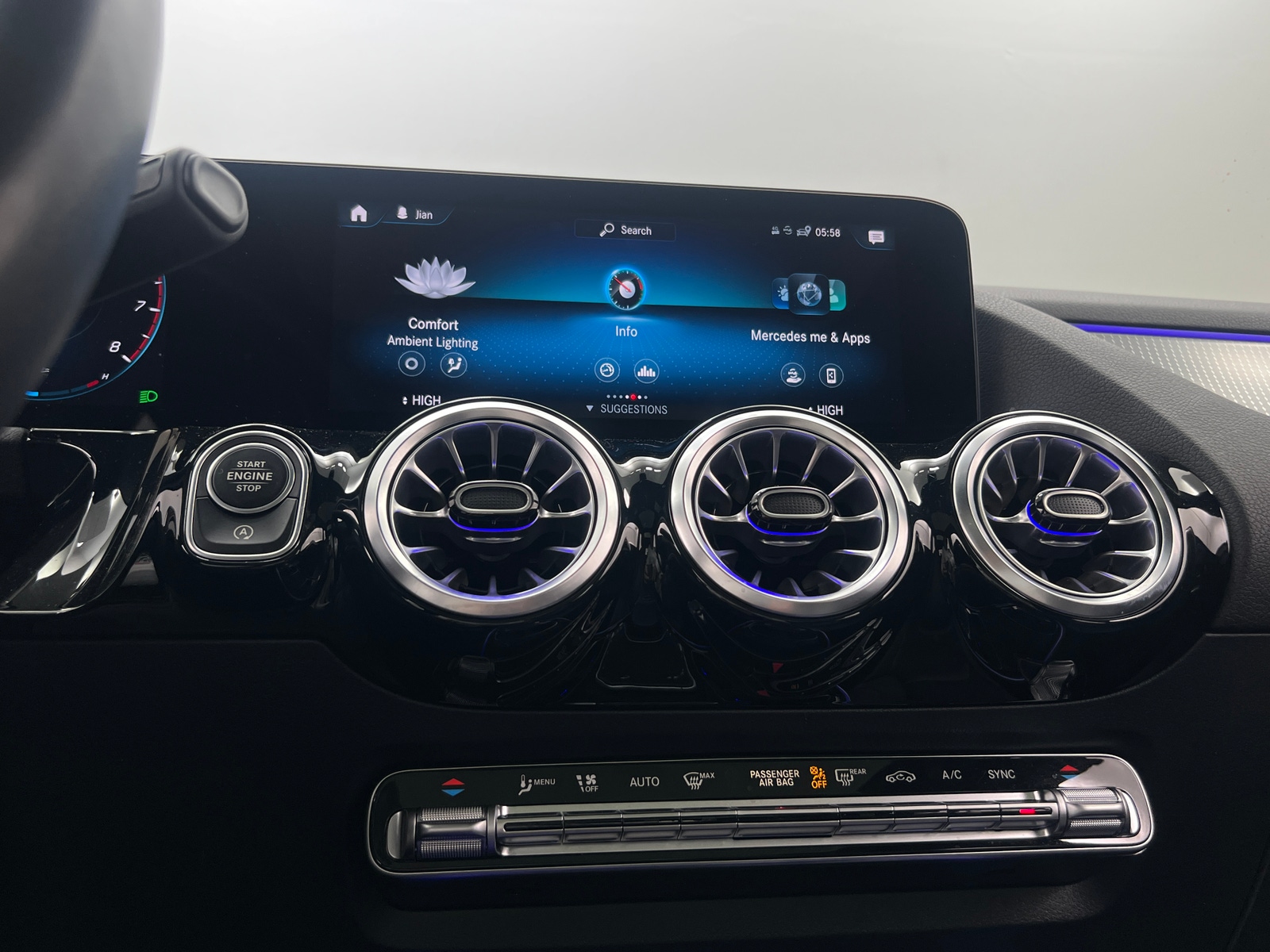 Thumbnail: 2022 Mercedes-Benz GLA - 3