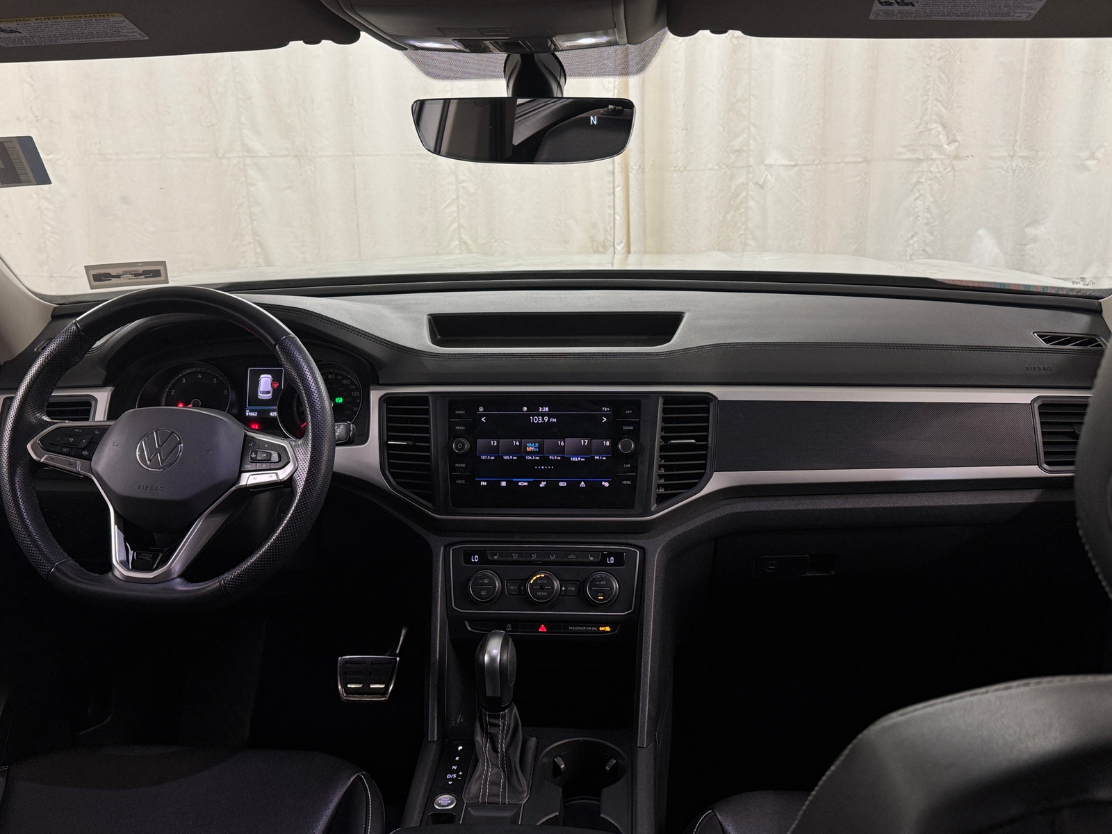 Thumbnail: 2021 Volkswagen Atlas - 3