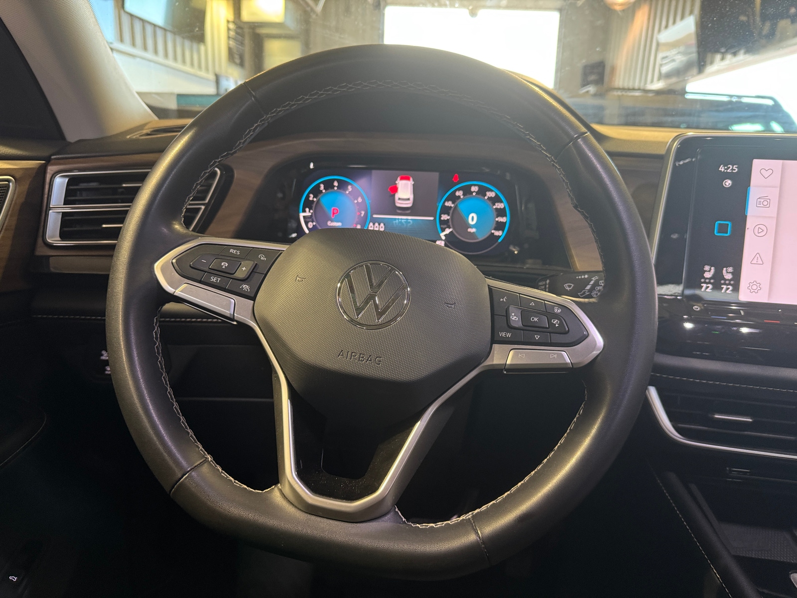 Thumbnail: 2024 Volkswagen Atlas - 4