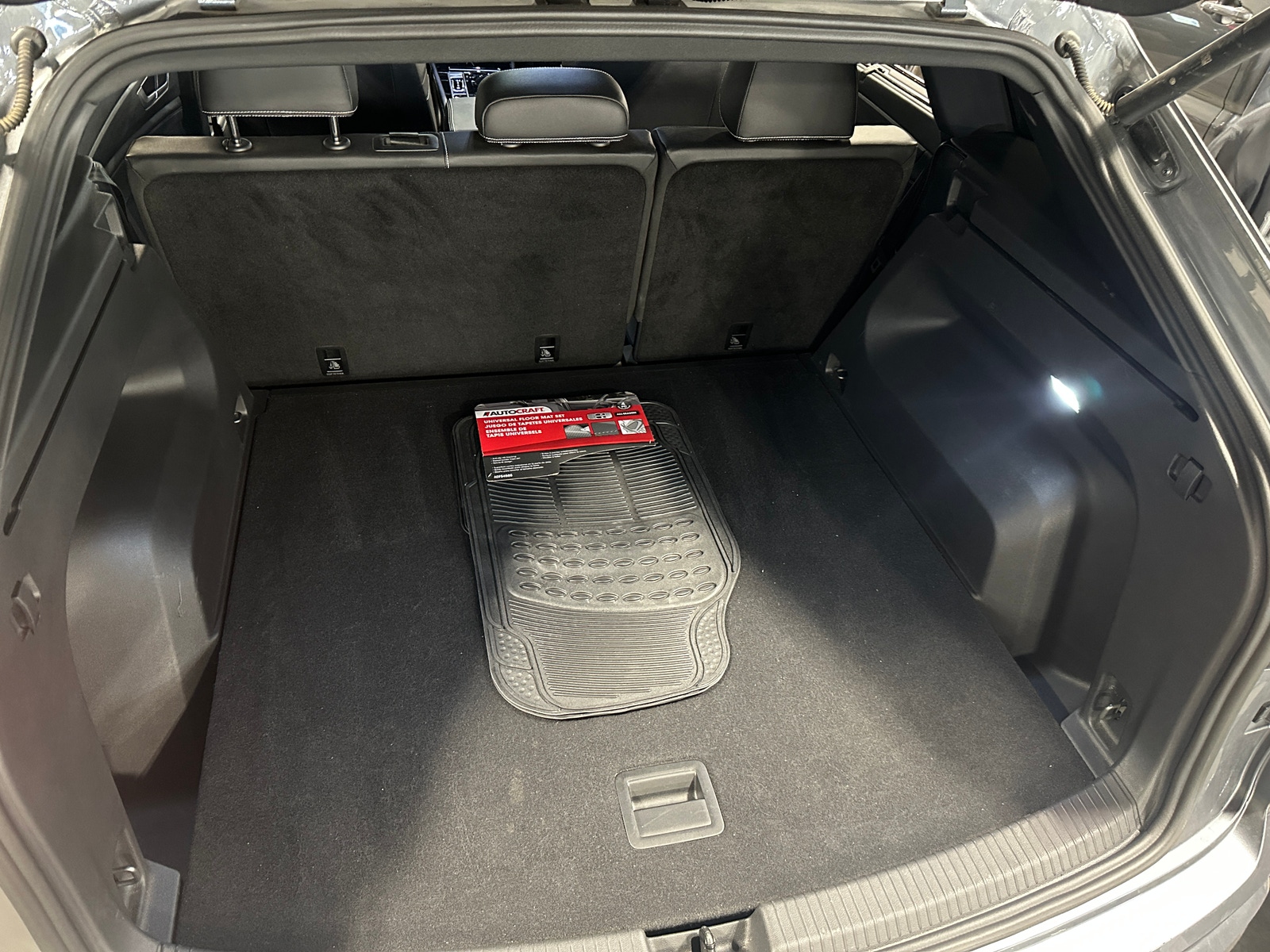 Thumbnail: 2025 Volkswagen Atlas - 6