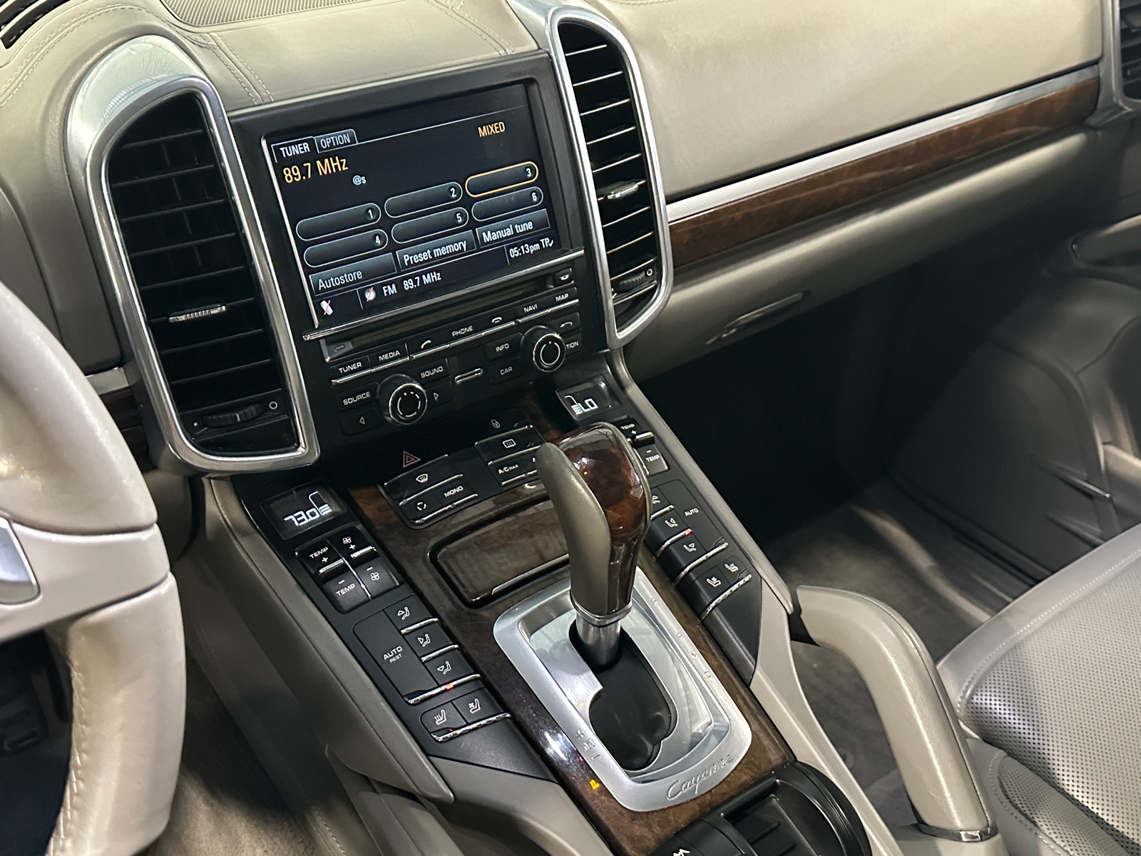 Thumbnail: 2012 Porsche Cayenne - 3