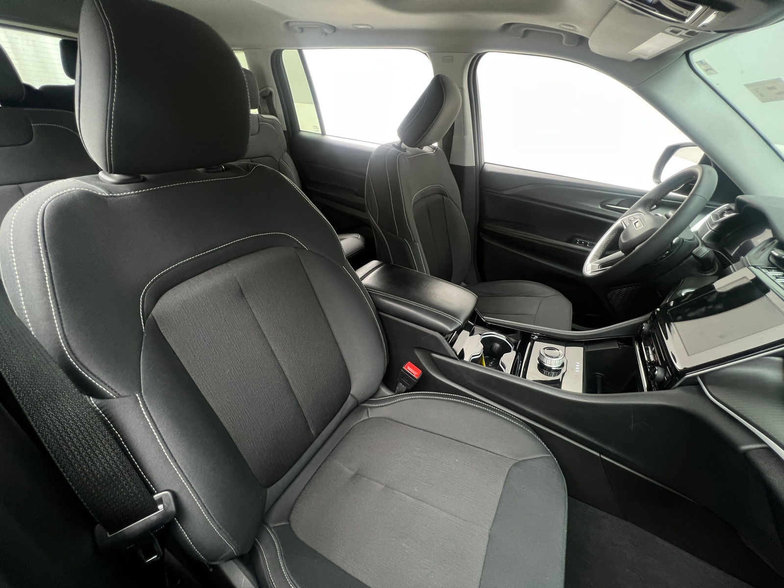 Thumbnail: 2023 Jeep Grand Cherokee L - 2