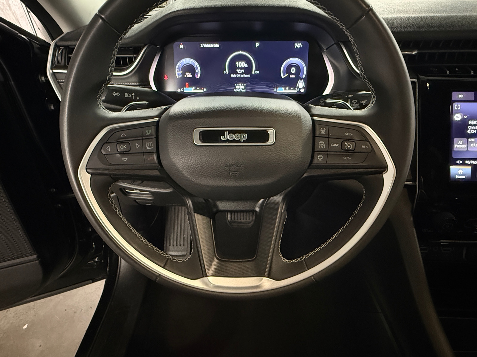 Thumbnail: 2023 Jeep Grand Cherokee L - 5