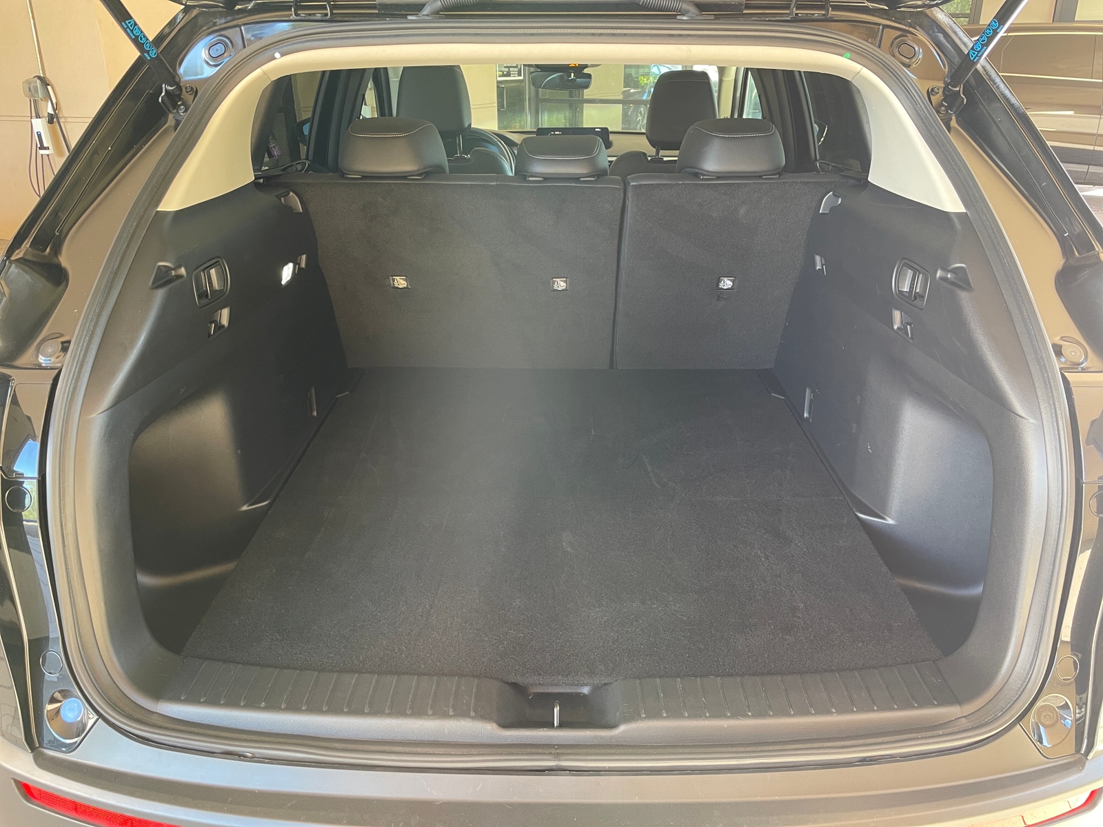 Thumbnail: 2025 Mazda CX-50 - 6