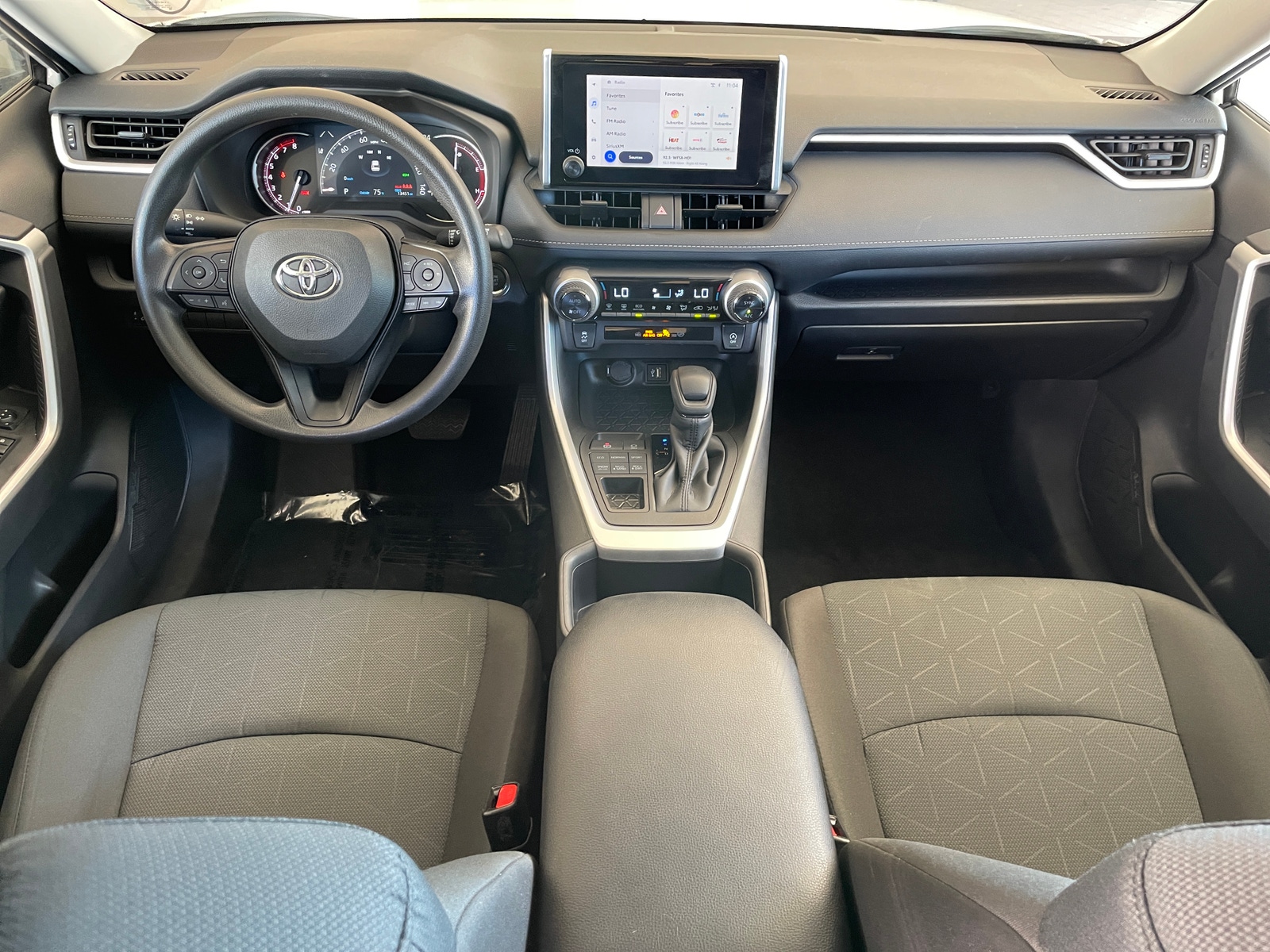 Thumbnail: 2025 Toyota RAV4 - 3