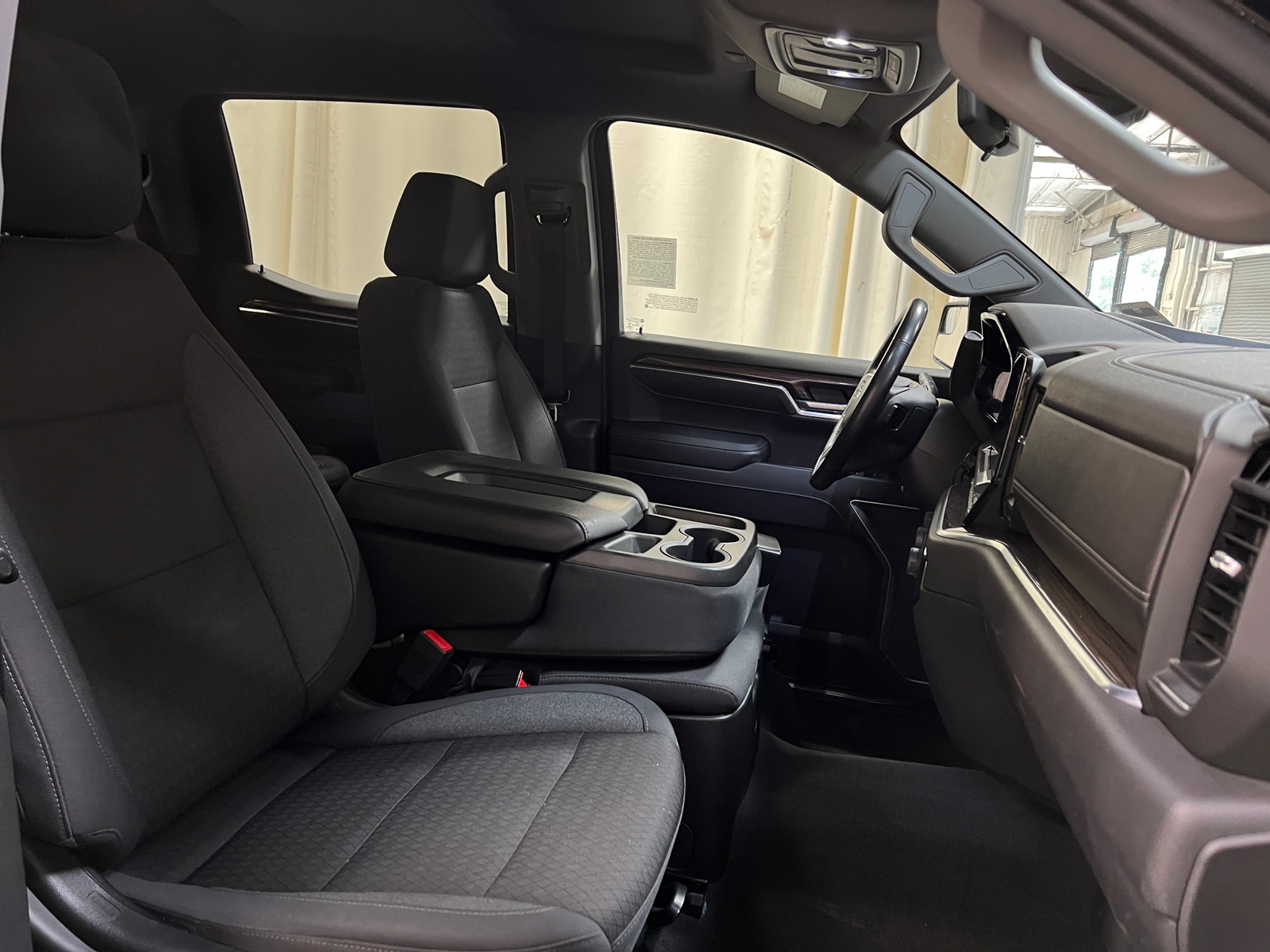 Thumbnail: 2022 Chevrolet Silverado 1500 - 2