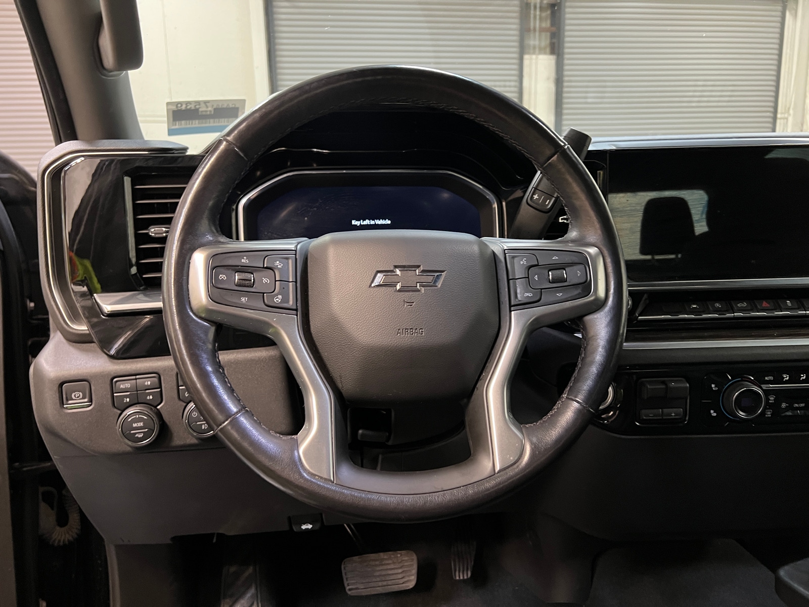 Thumbnail: 2022 Chevrolet Silverado 1500 - 5