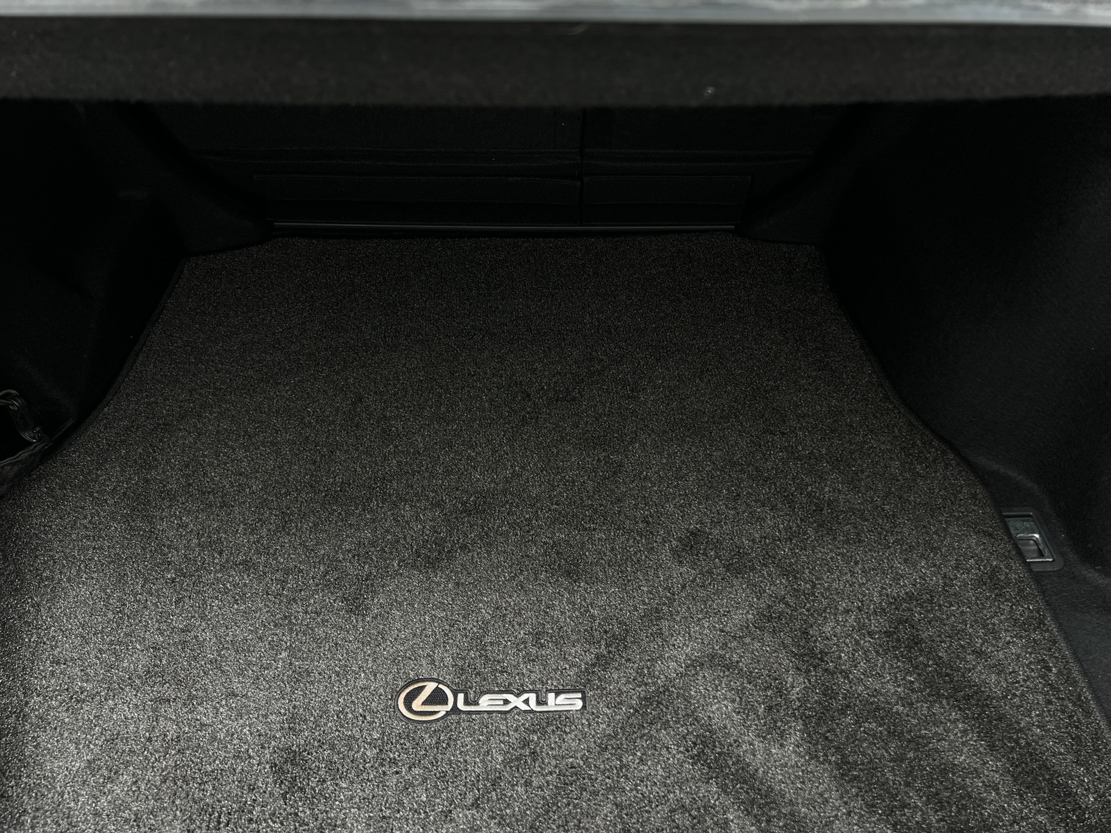 Thumbnail: 2018 Lexus IS - 6