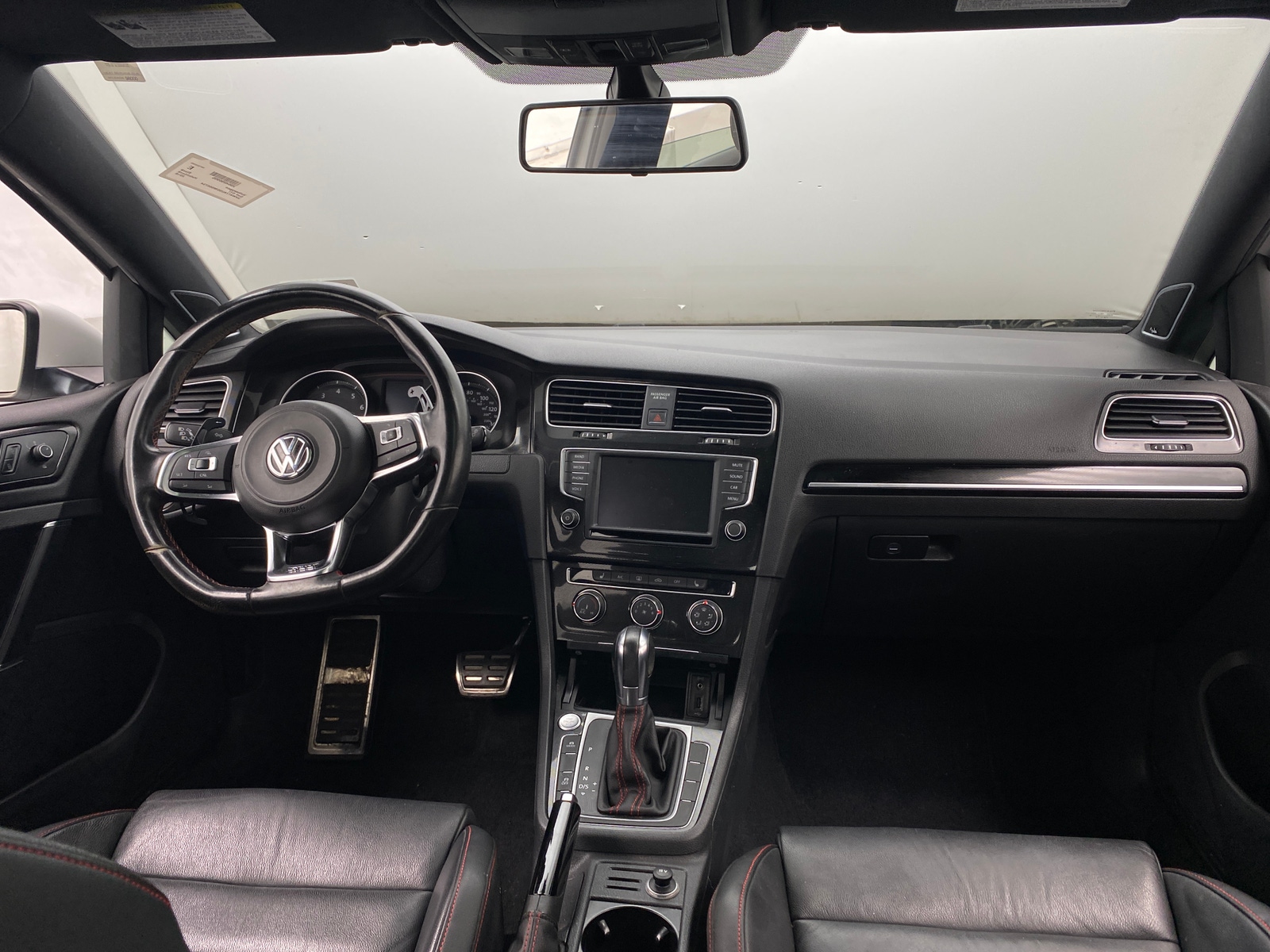 Thumbnail: 2016 Volkswagen Golf - 3